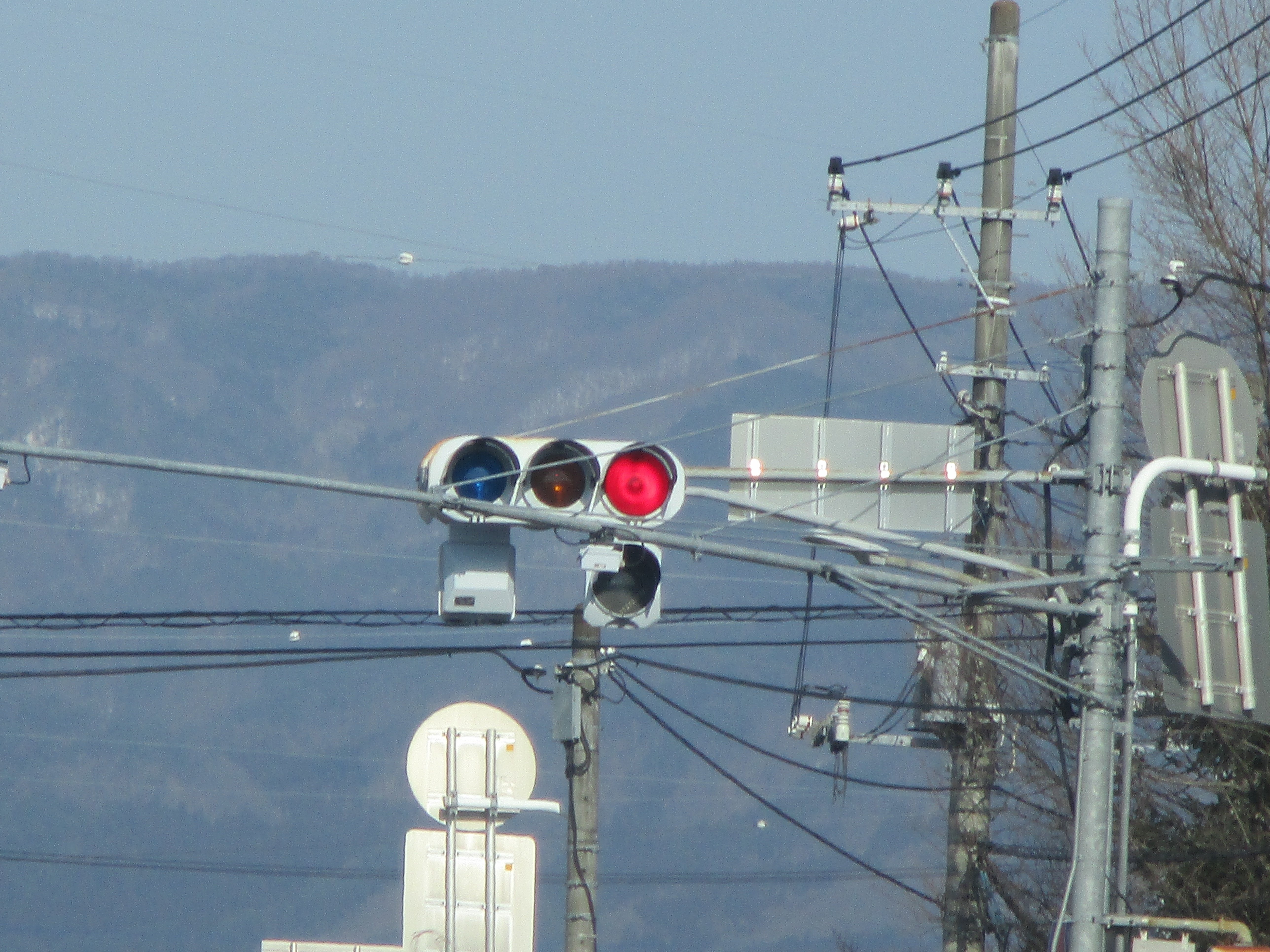 群馬でここだけ?! ルーバーフードの小糸S型濃色赤だけ300と日信厚型LED