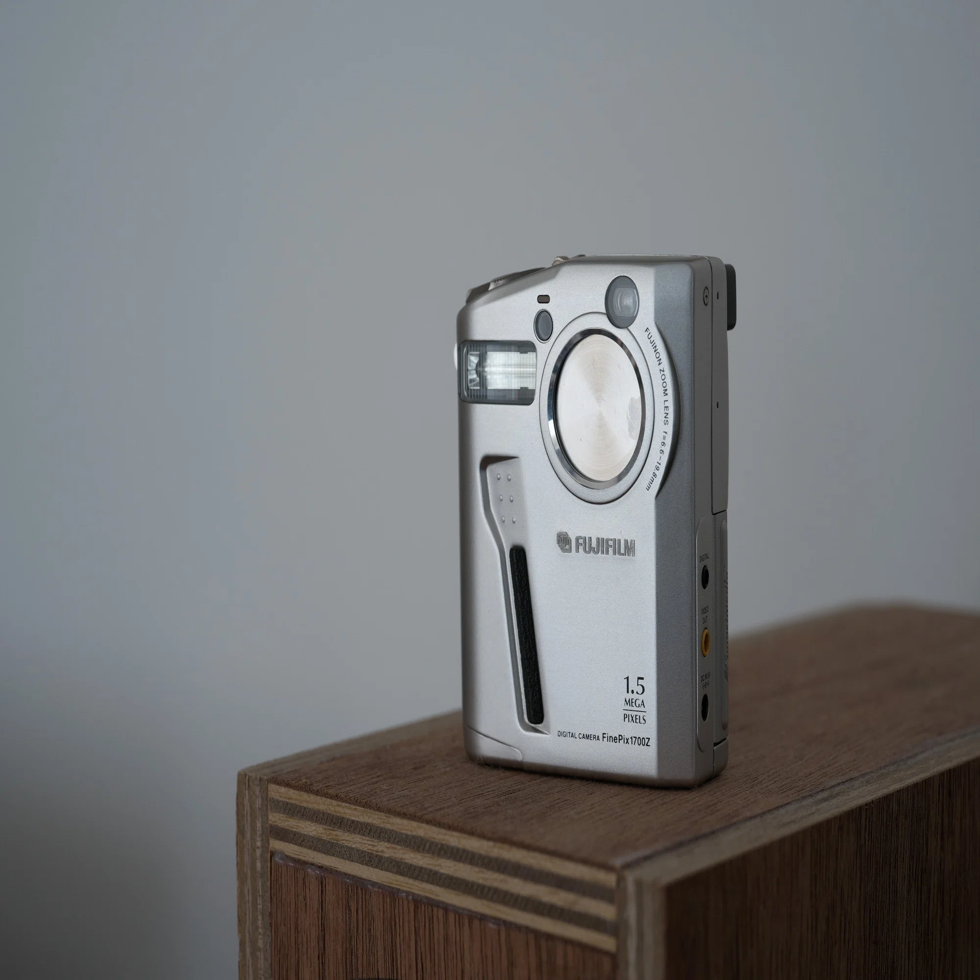 オールドデジカメ思い出話 その2 Fujifilm Finepix 1700Z｜ちいさな島