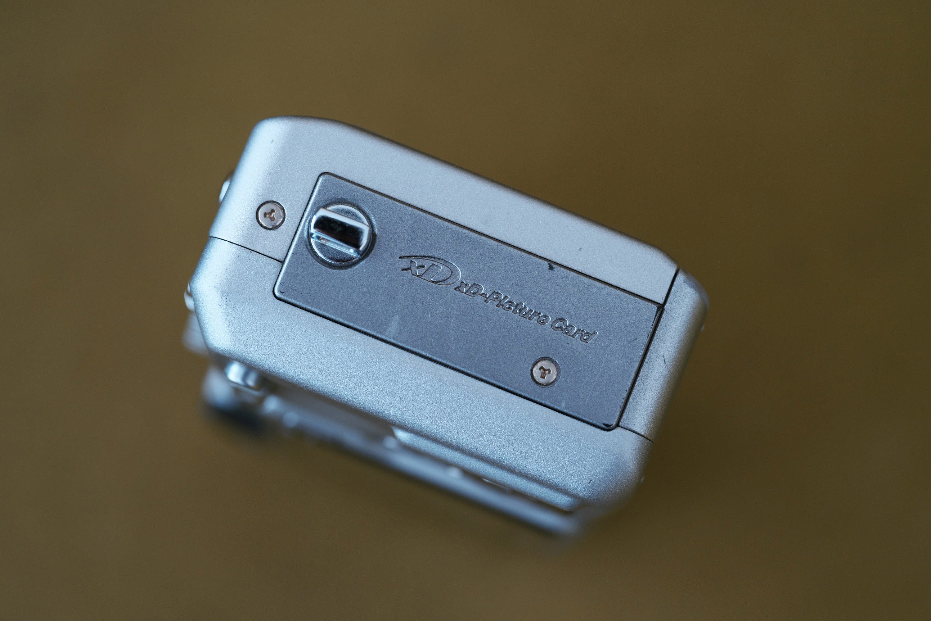 オールドデジカメ思い出話 その3 Fujifilm Finepix F700｜ちいさな島