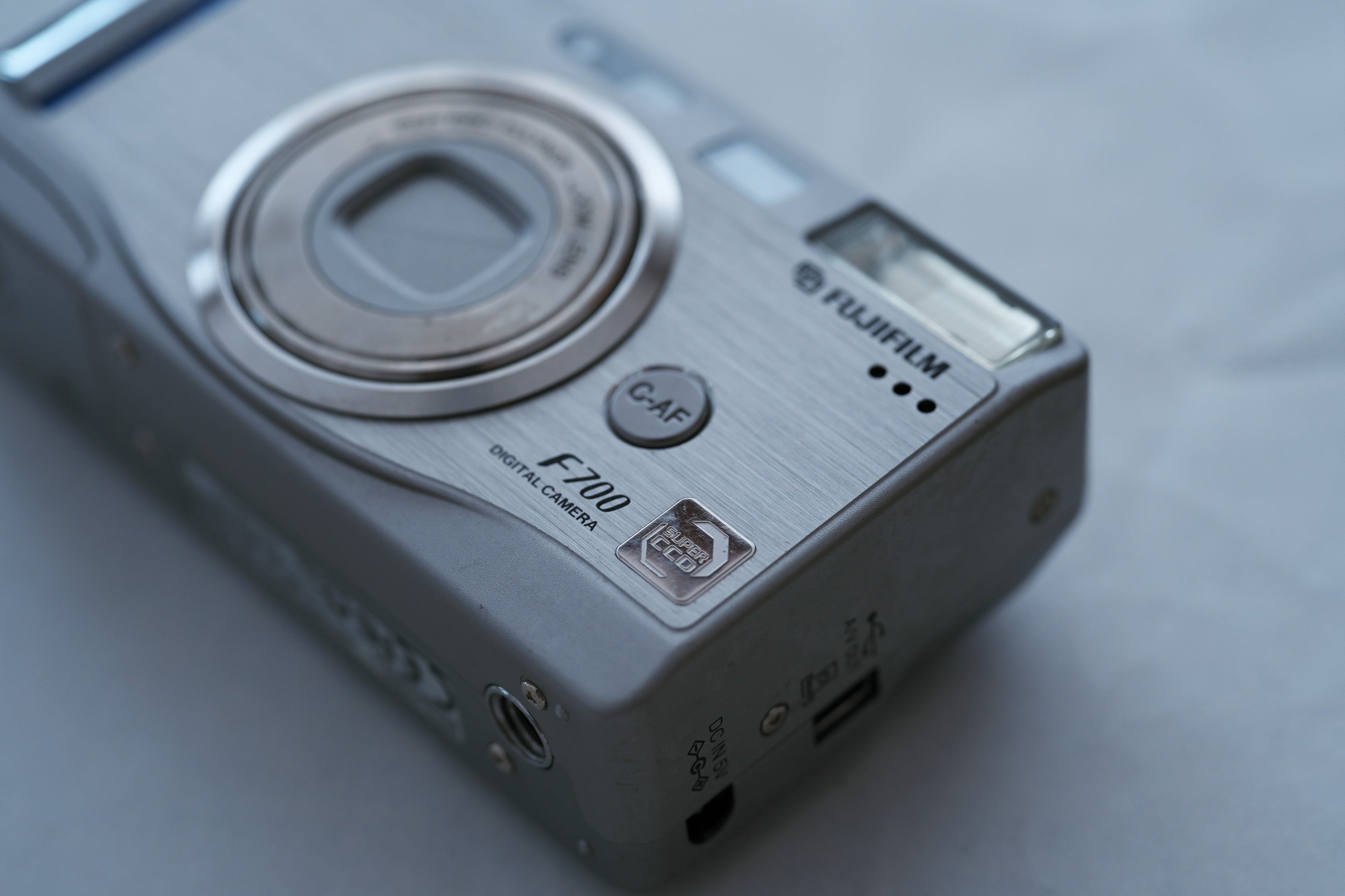 Fujifilm FinePix F700 コンパクトデジタルカメラ オールドデジカメ思い出話 その3 Fujifilm Finepix F700｜ちいさな島