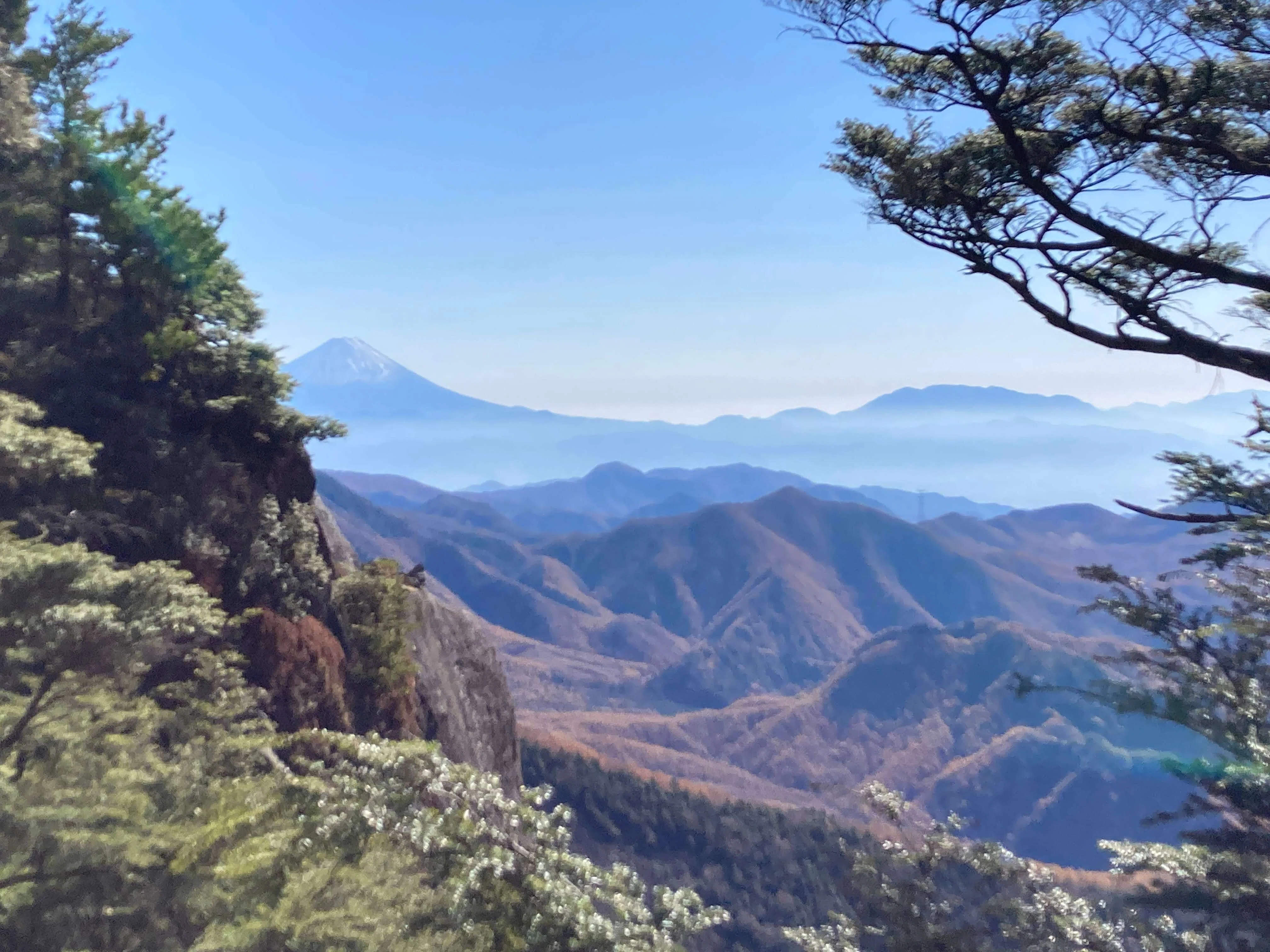 It's a mountain like Godzilla. A record of climbing Mt. Mizugaki