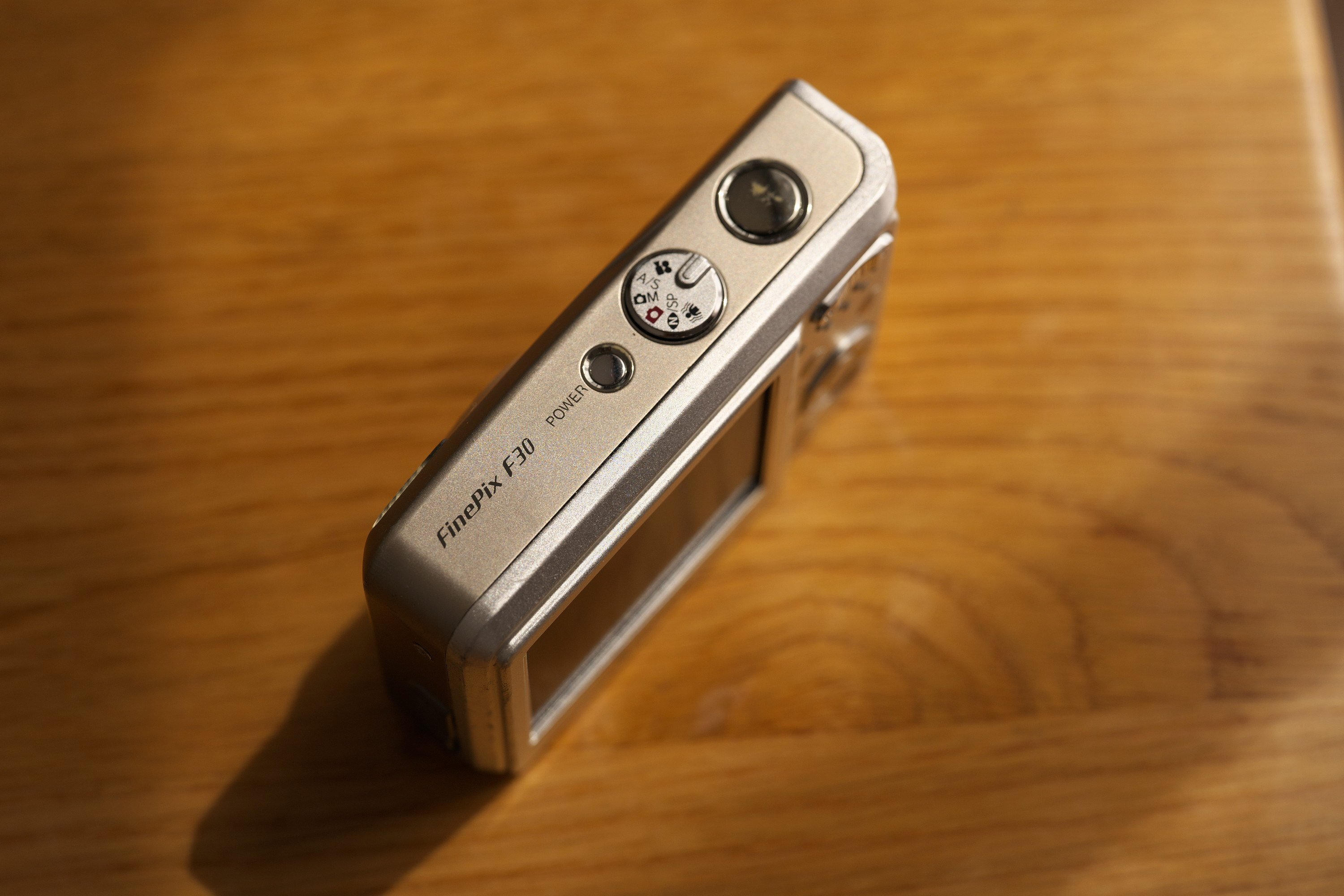 オールドデジカメ思い出話 その4 Fujifilm Finepix F30|ちいさな島 オールドデジカメ思い出話 その4 Fujifilm Finepix F30|ちいさな島