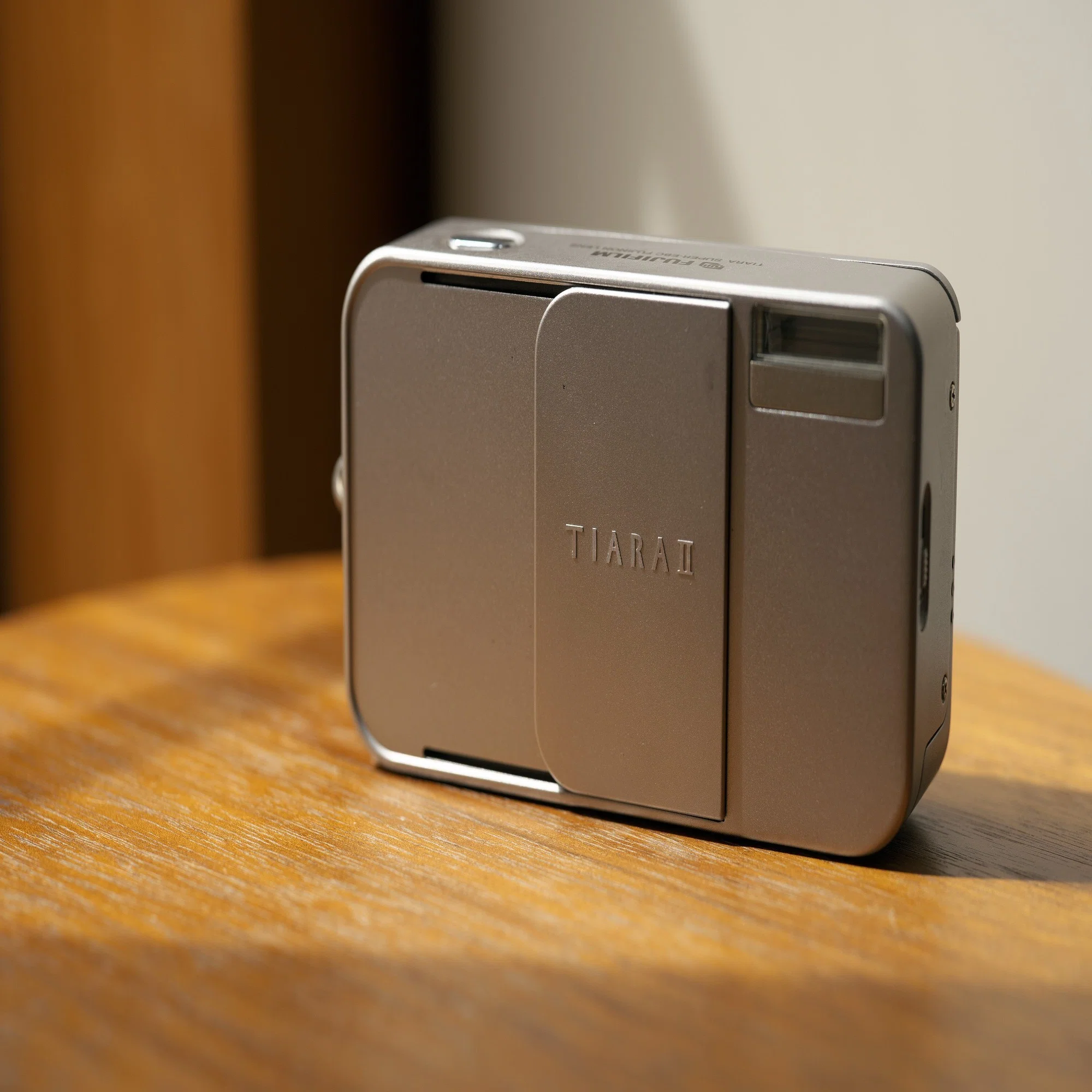 オールドデジカメ思い出話 番外編 Fujifilm TIARA II｜ちいさな島