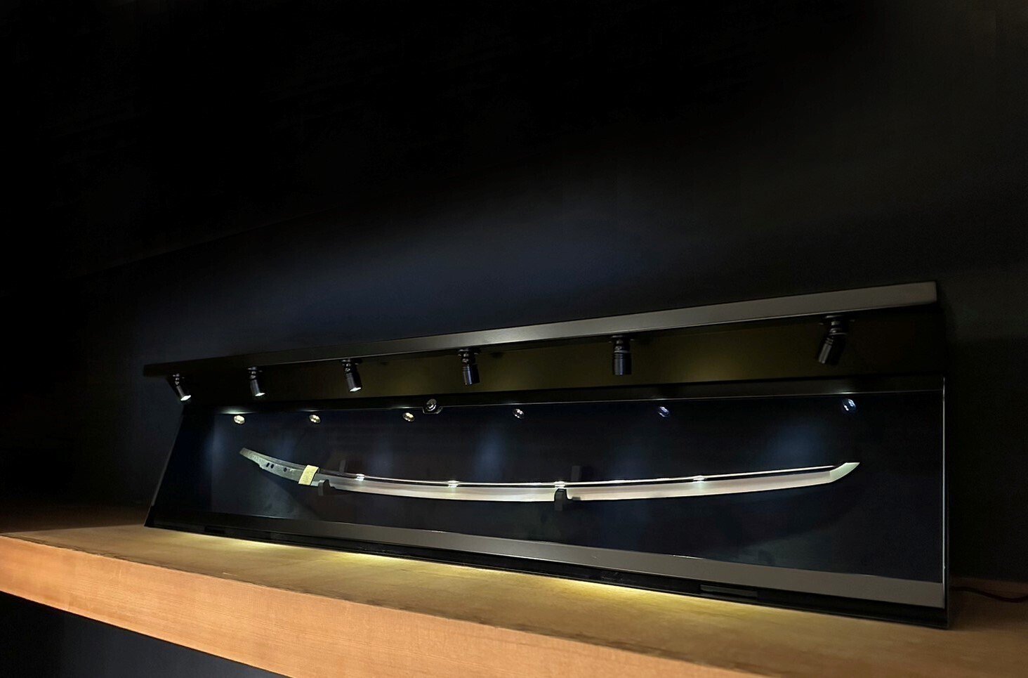 刀箱師の刀展示ケースが見れるお店｜刀箱師の日本刀ブログ 中村圭佑