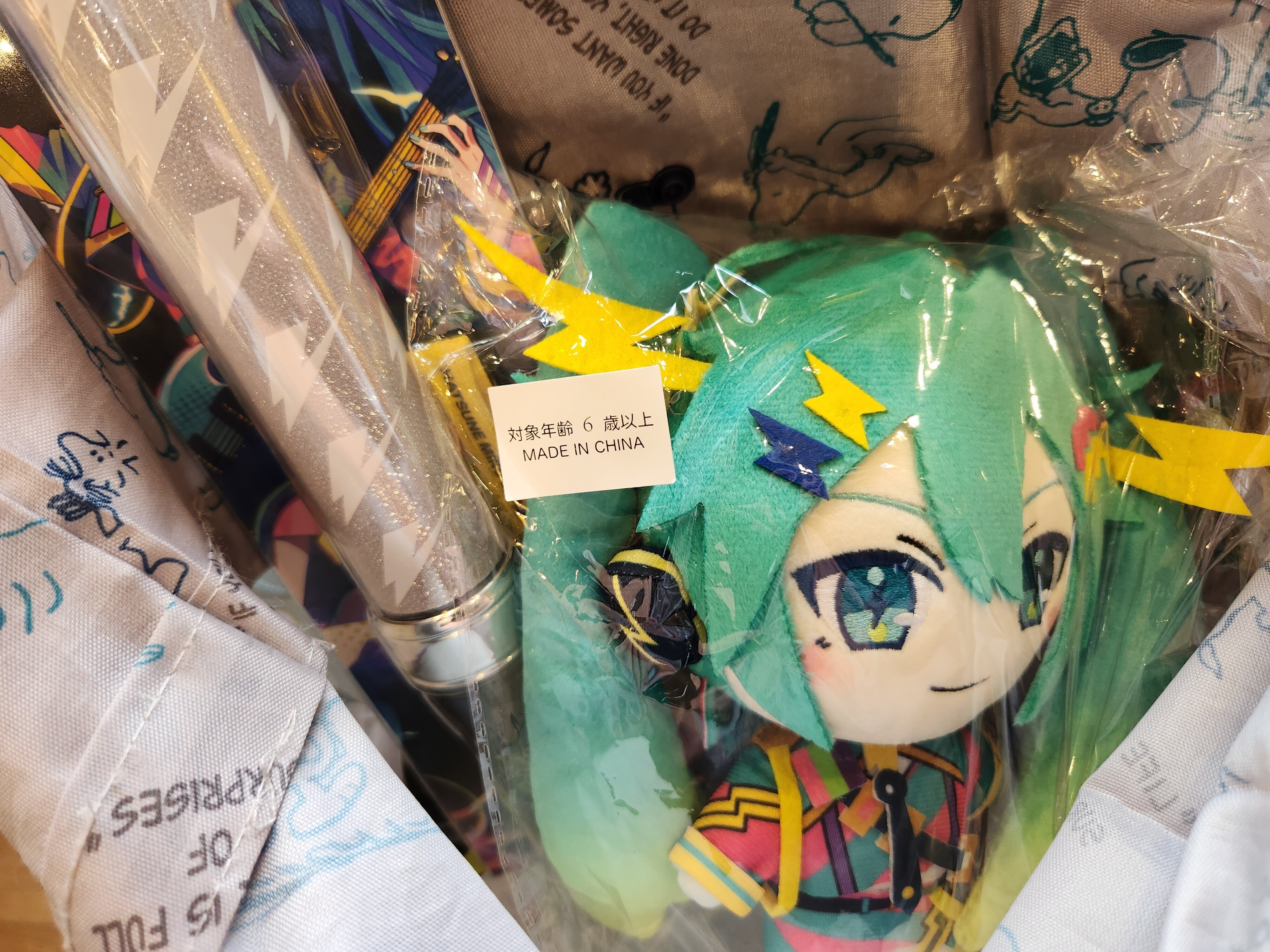 初音ミク　サンダーボルト　ペンライト 初音ミク JAPAN TOUR 2023 ～THUNDERBOLT～ ペンライト - メルカリ