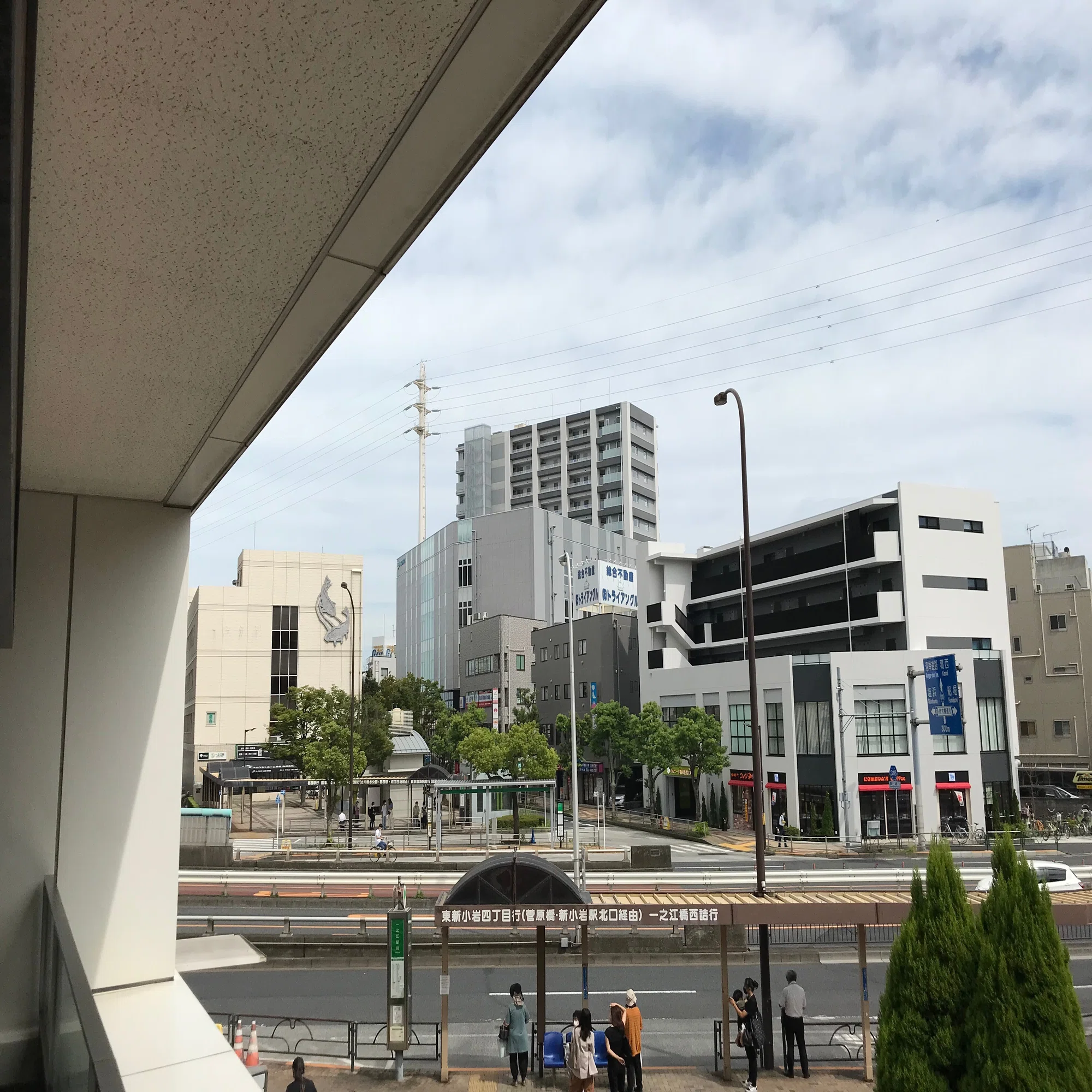 江戸川区内の都営新宿線の5駅周辺についてそれぞれの特徴を比較して 
