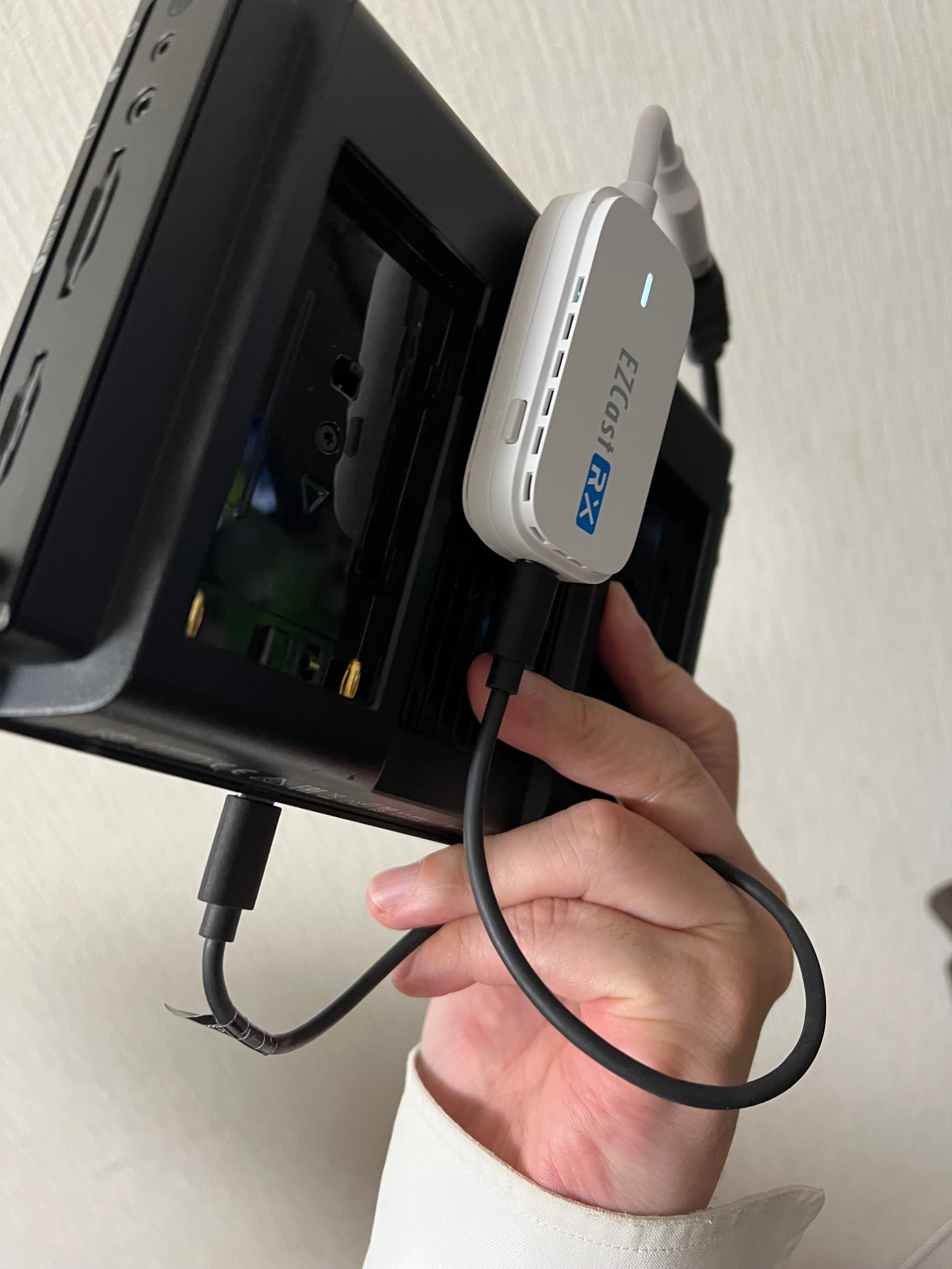 HDMIもワイヤレス伝送だ!ムービング撮影の強い味方「EZCast HDMIもワイヤレス伝送だ!ムービング撮影の強い味方「EZCast
