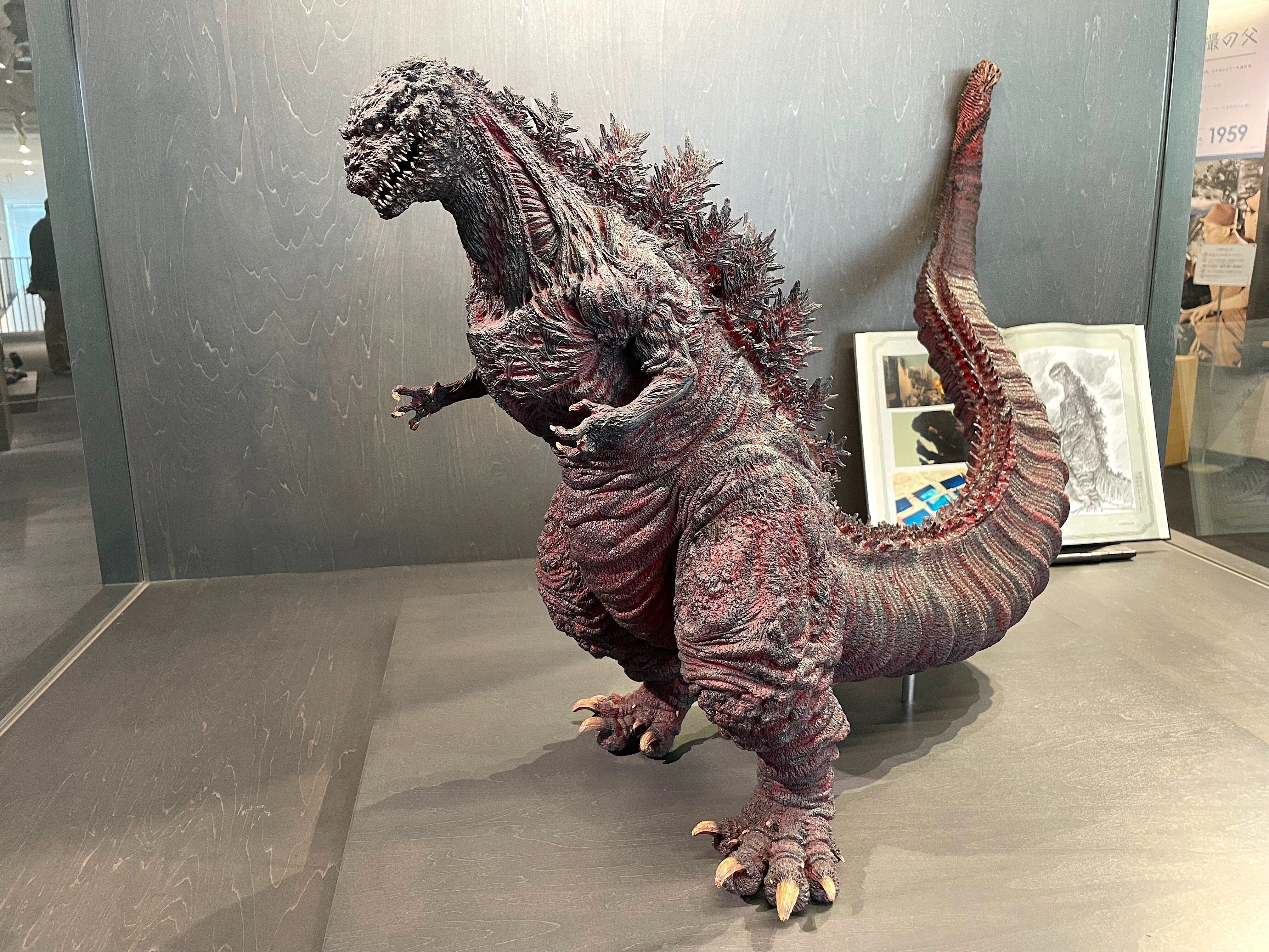 野生のゴジラ New Godzilla Zip Line Attraction in Japan! - YouTube