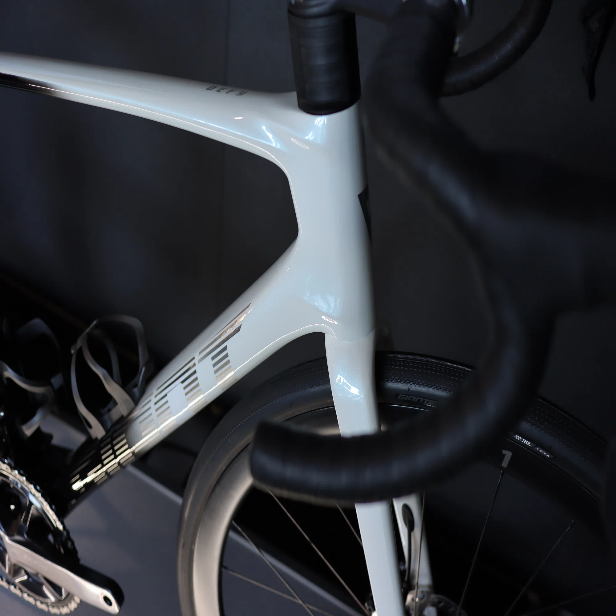 入荷予約特典 現金特価』ALL NEW DEFY ADVANCED PRO受注再開！店頭試乗 