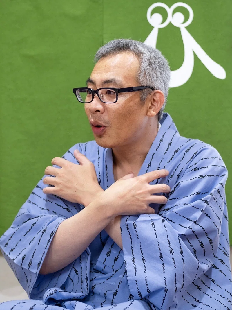 三遊亭園右師匠お馴染みの一席 かぜ薬、箱付き。 （師匠と弟子と地域 