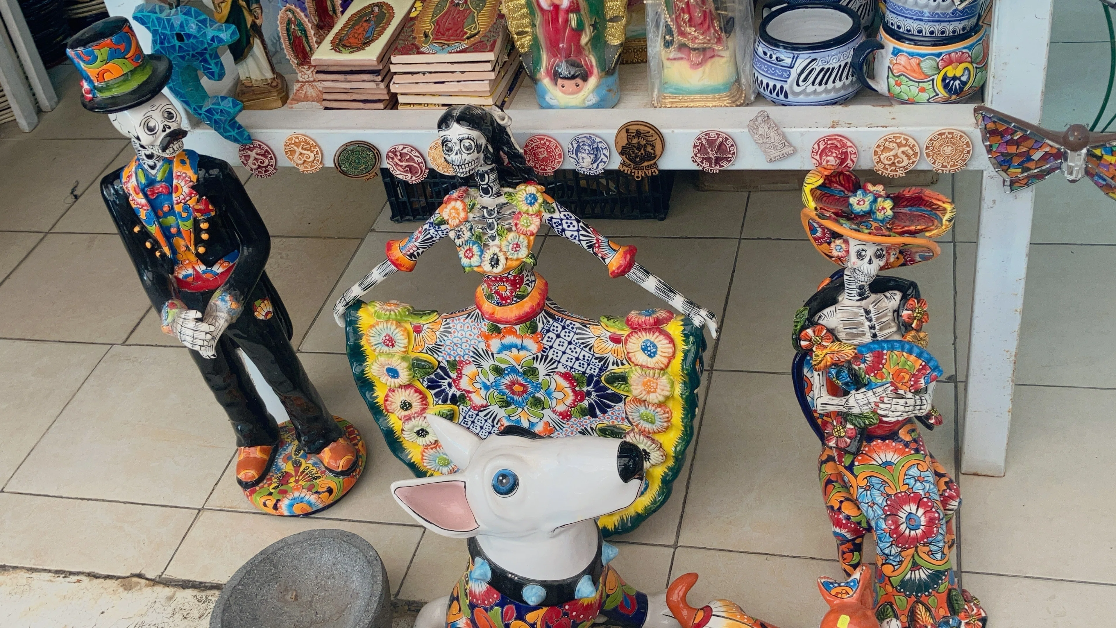 観光客が賑わう市場 Mercado 28に行ってきました！！｜旅ブログ from