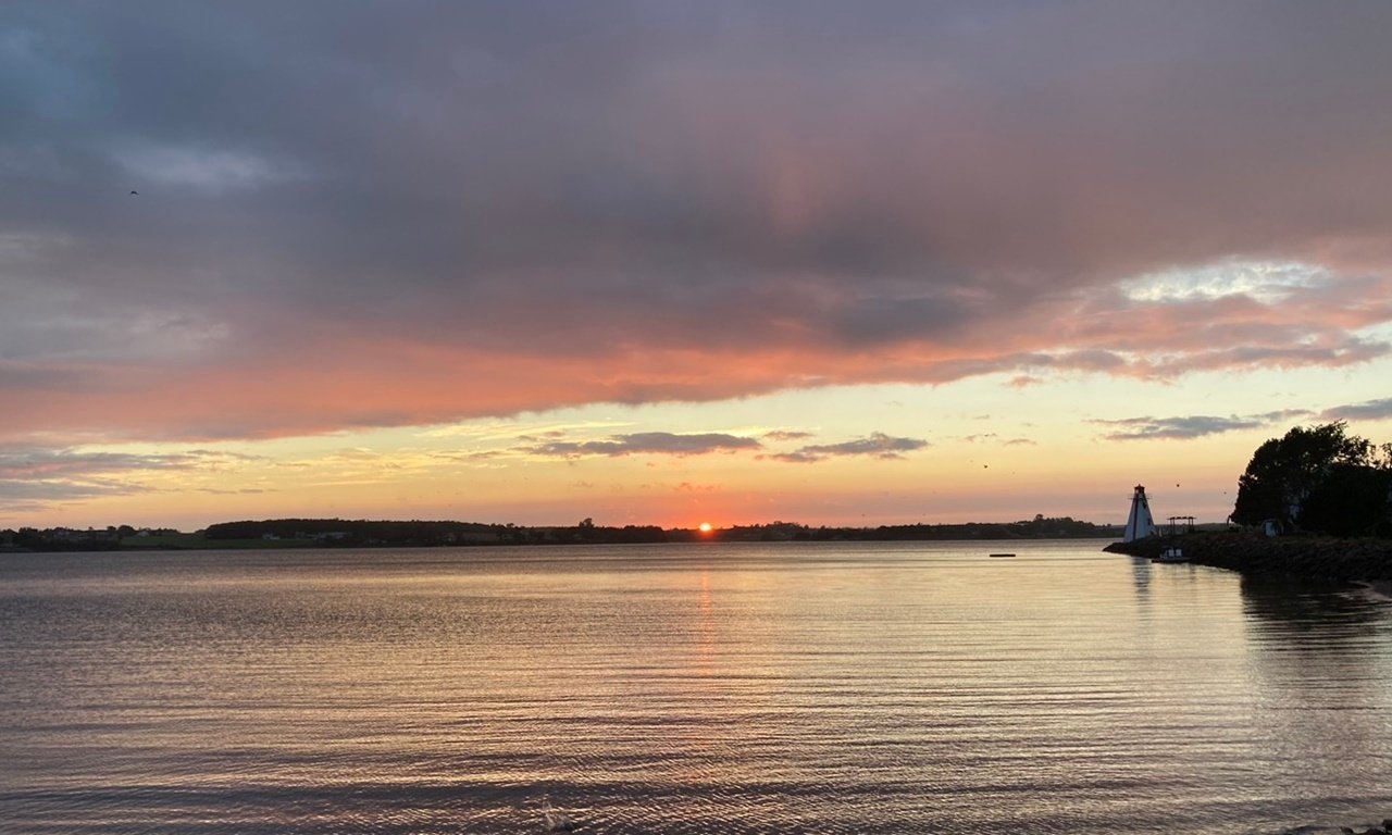 カナダ旅行記2023 ⑤ プリンスエドワード島の夕焼けと虹｜ワカナ