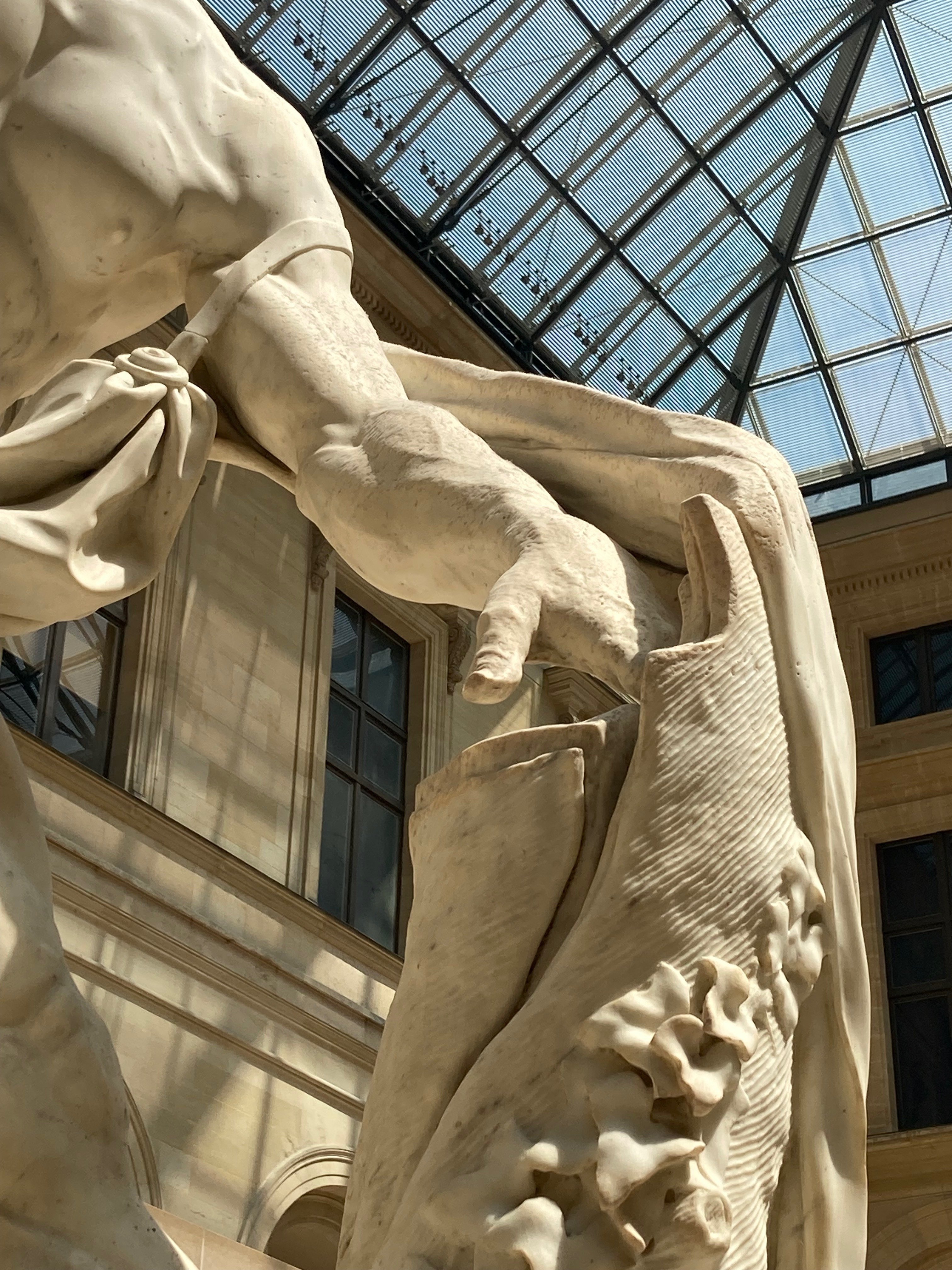 子供のためのルーブル美術館(54)ああっ、ミロンの手が抜けない！／ルイ