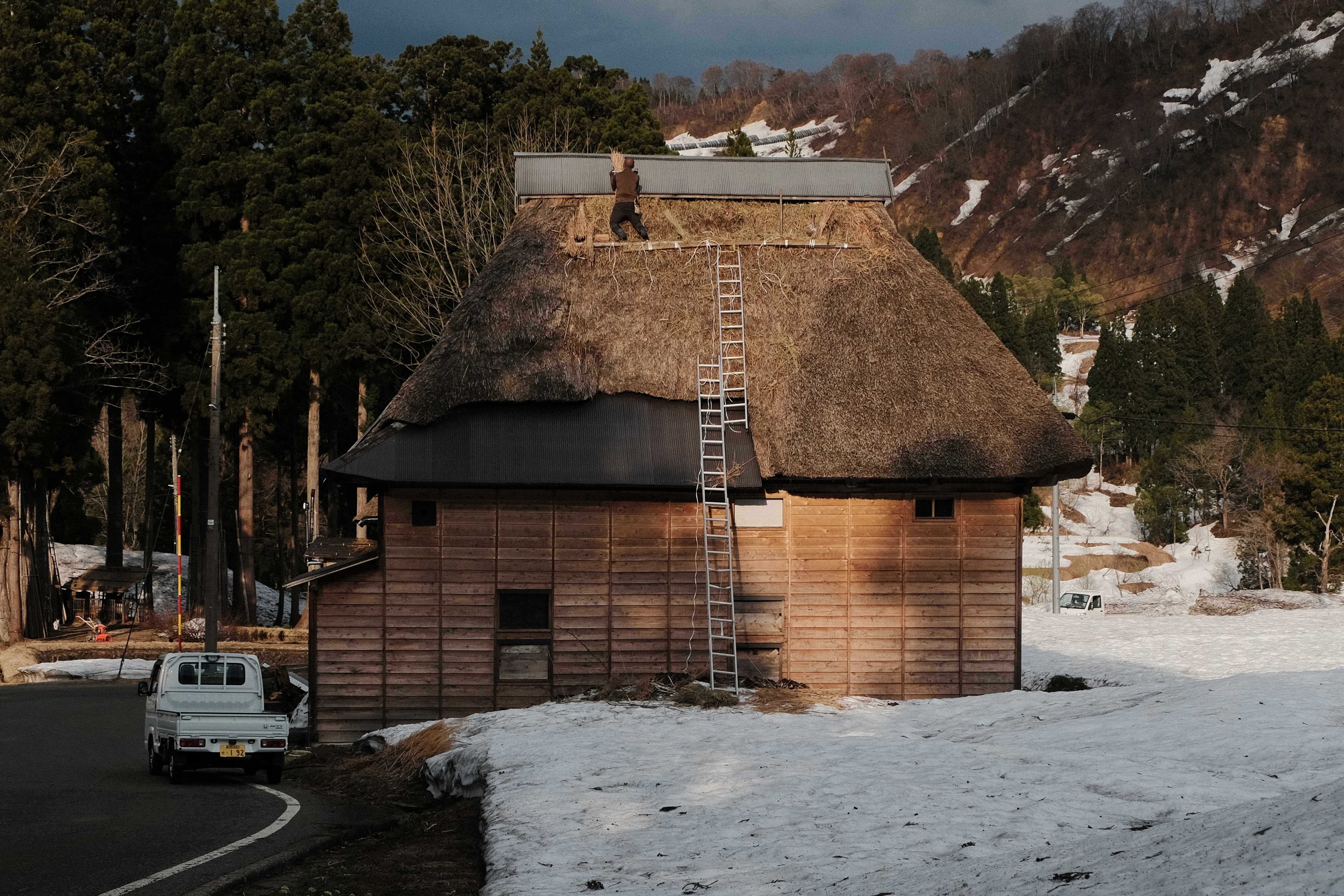 8 茅葺き屋根の建ものがたり｜究極の雪国のくらし