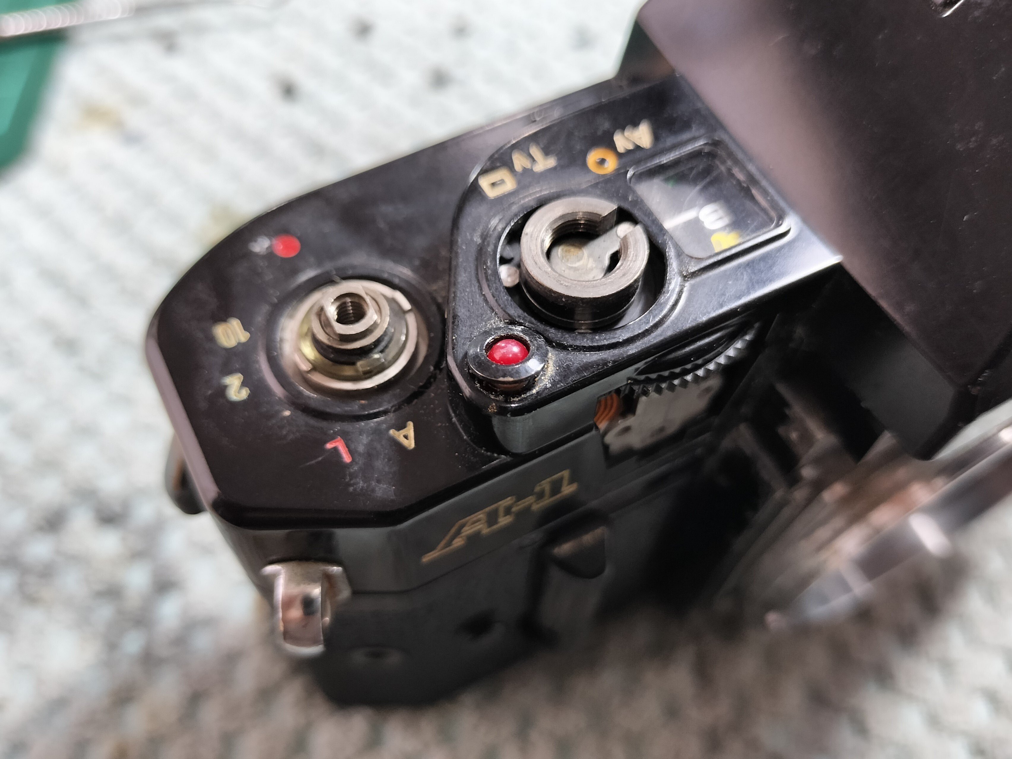 Canon A-1 美品　オーバーホールなし Canon A-1の分解｜フィルムカメラ修理のアクアカメラ