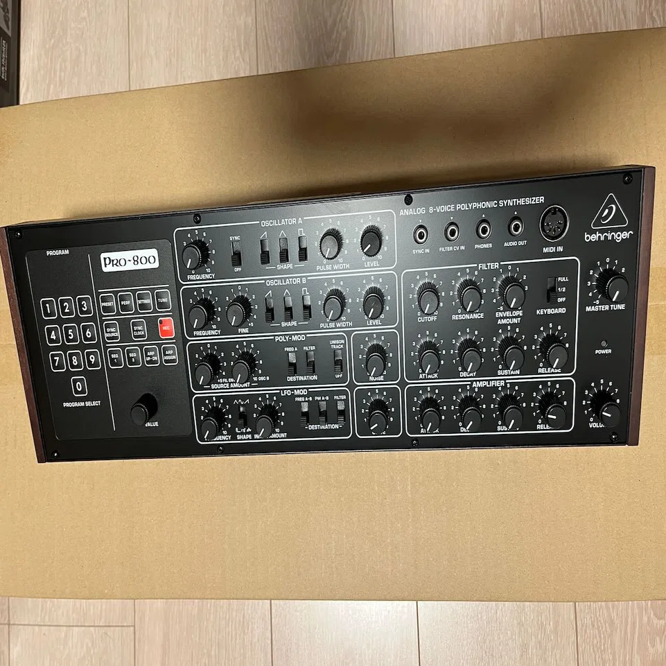 アナログシンセサイザーBehringer Pro-800｜LC575able