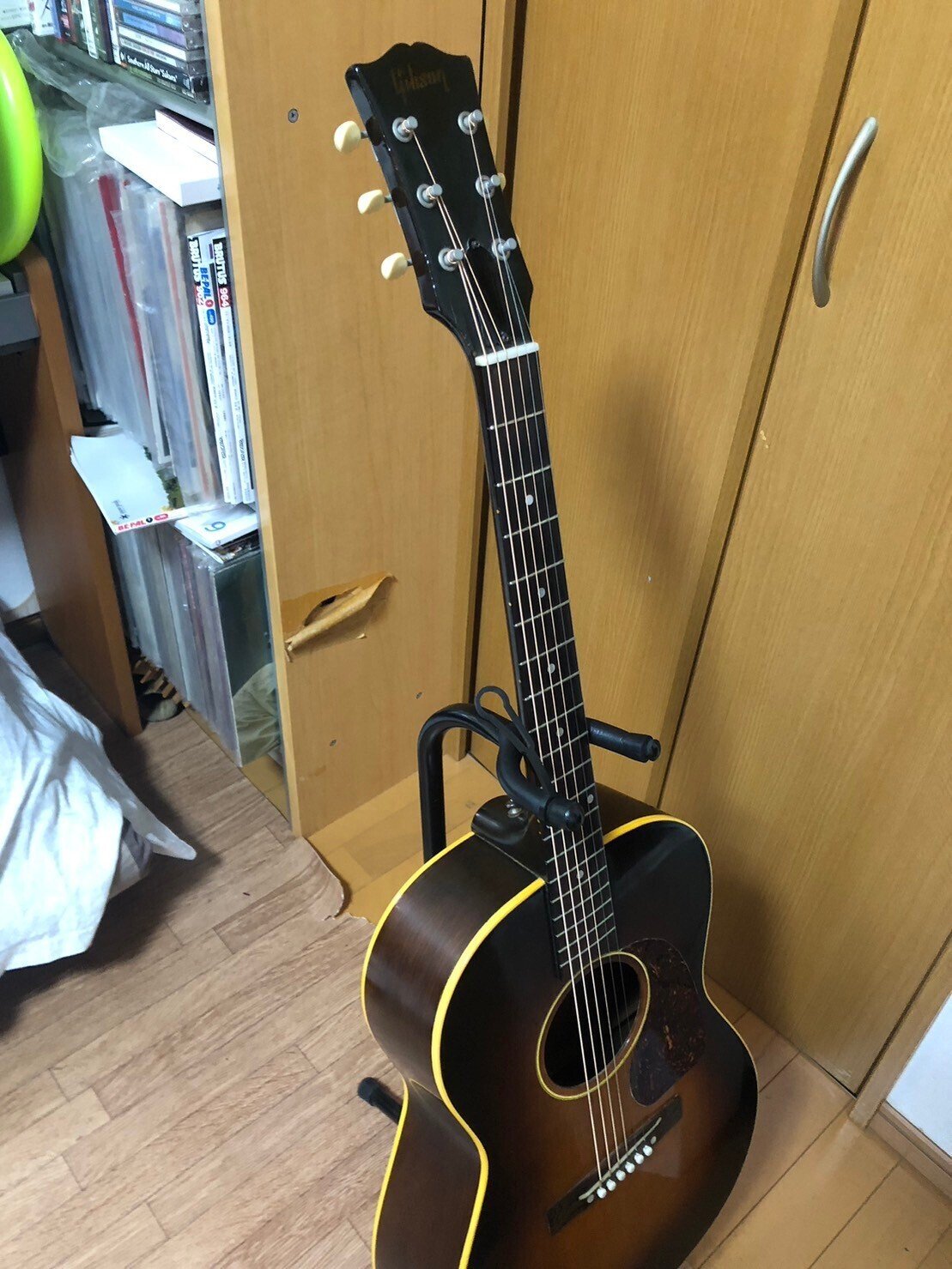 Gibson LG-2 アコースティックギター Gibson ギブソン LG-2 1954年の話 ビンテージギターが10万円で