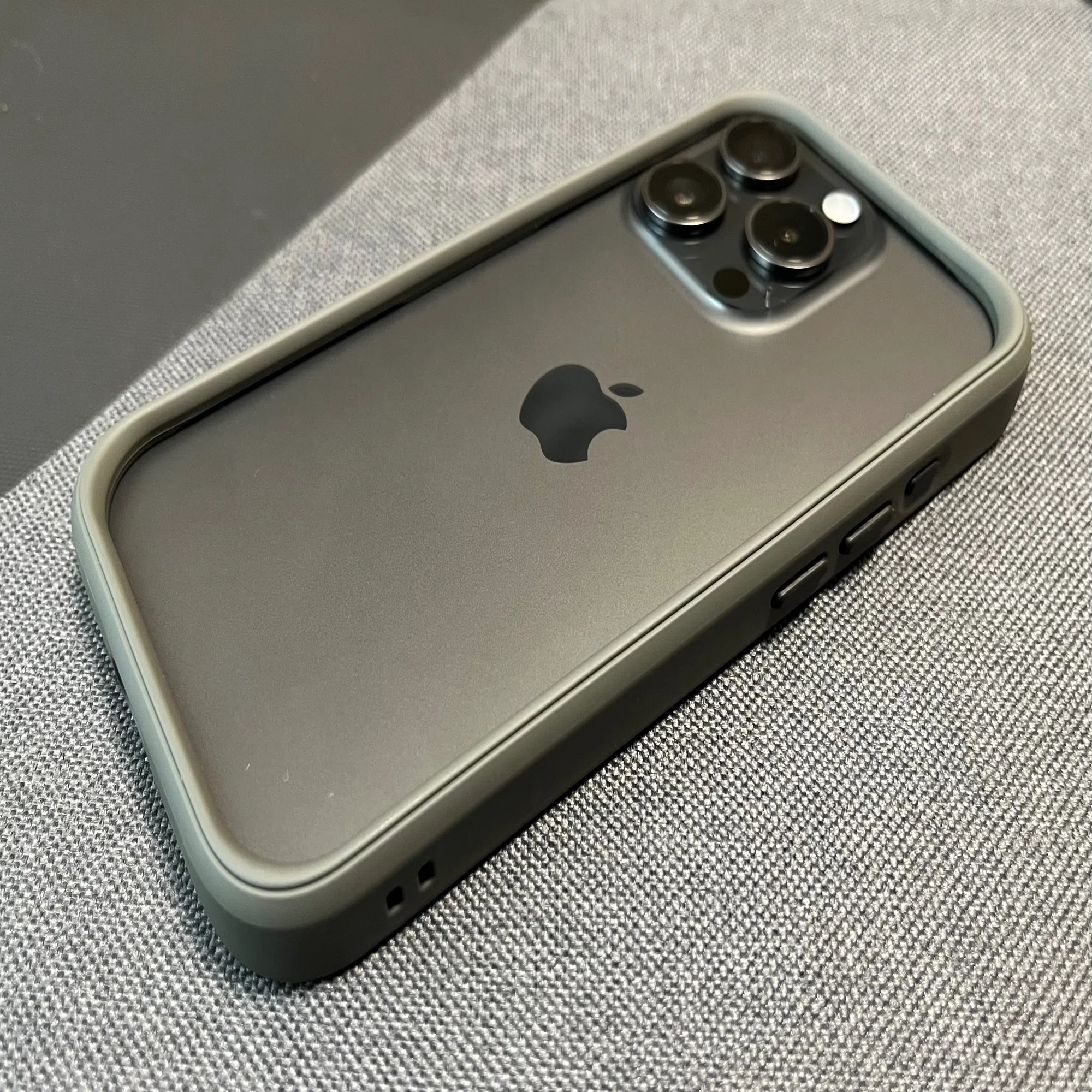 iPhone 15 Pro用のケースが届きました｜けこぜろ