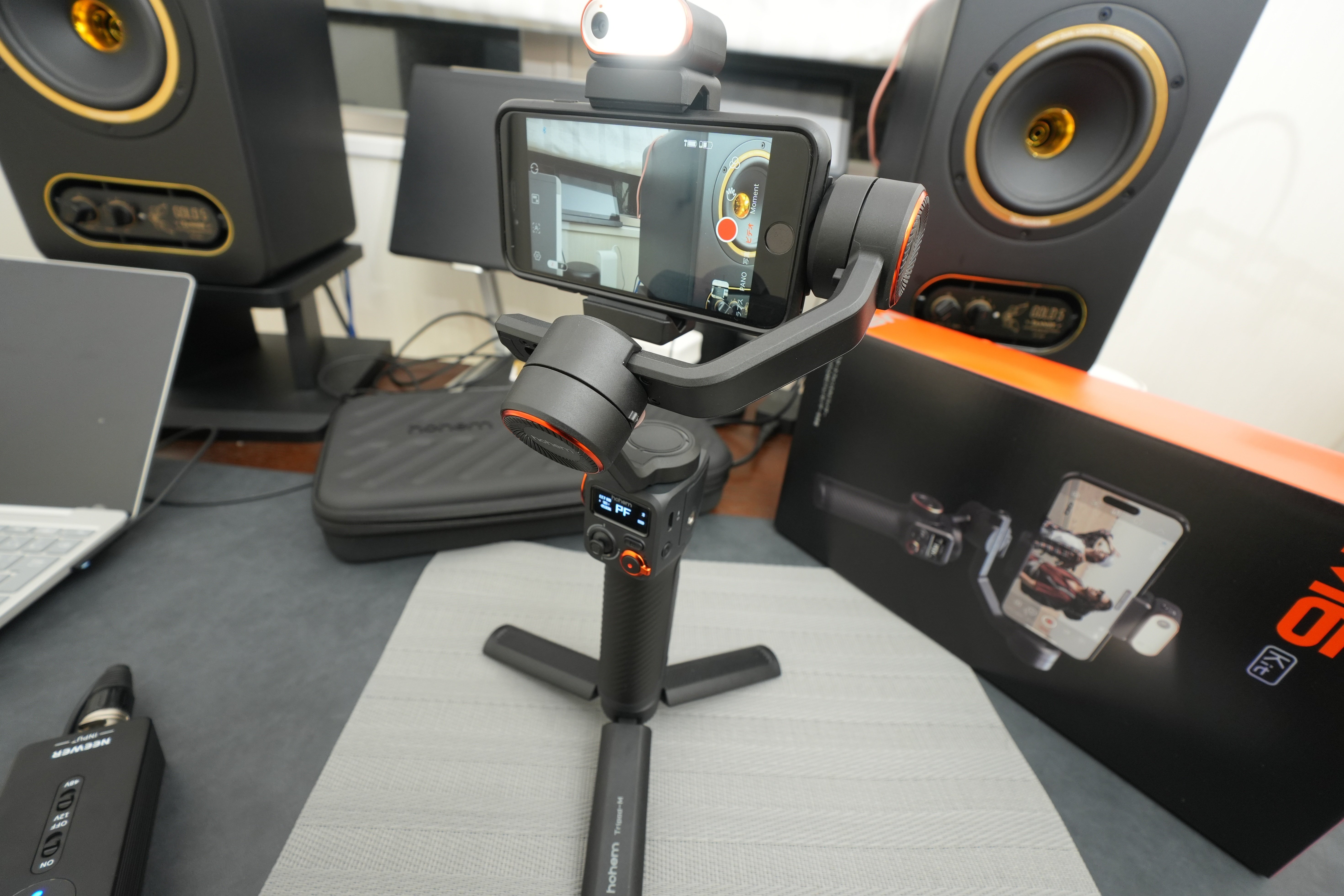 ☆スマホジンバル☆ hohem M6 Kit Hohem iSteady M6 – AI Tracking Gimbal for Android & iPhone