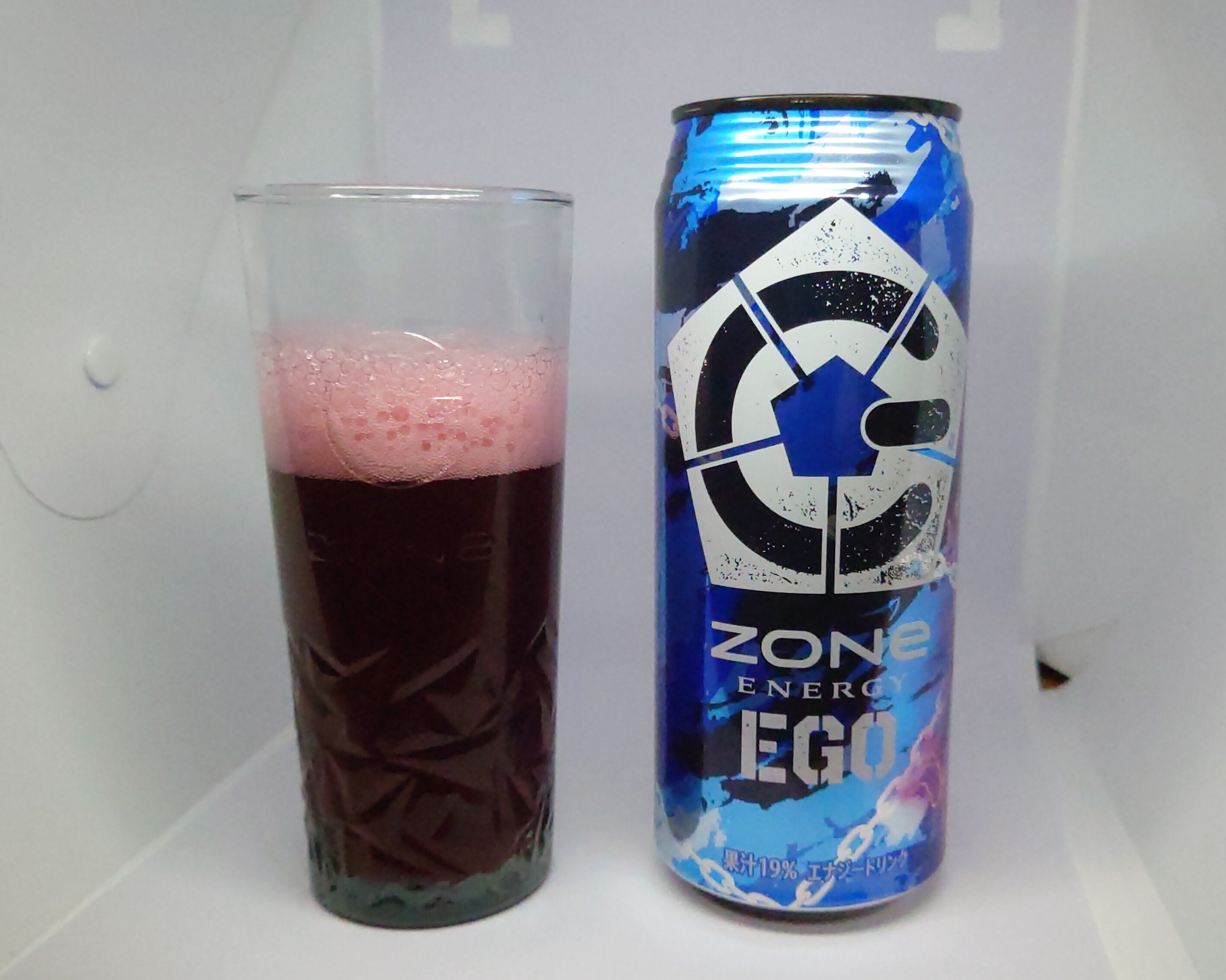 私が飲んだ後のブルーロックエピソード凪缶 注意口つけて飲んでます。 劇場版 ブルーロック -EPISODE 凪- 缶バッジ デザイン35(凪 誠