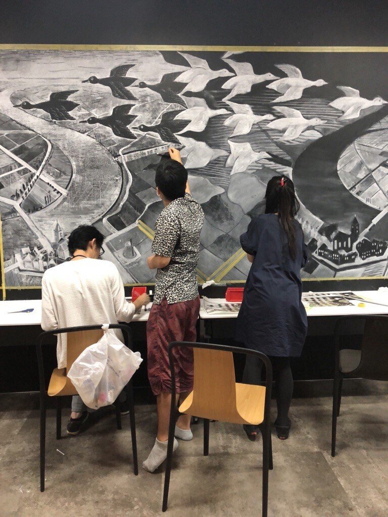 絵 昼と夜の融合 グラスリップにおけるエッシャー「昼と夜」の意味 - ジョイナス