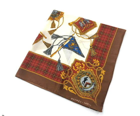 エルメスのスカーフにも偽物が！偽物の特徴を知っておこう