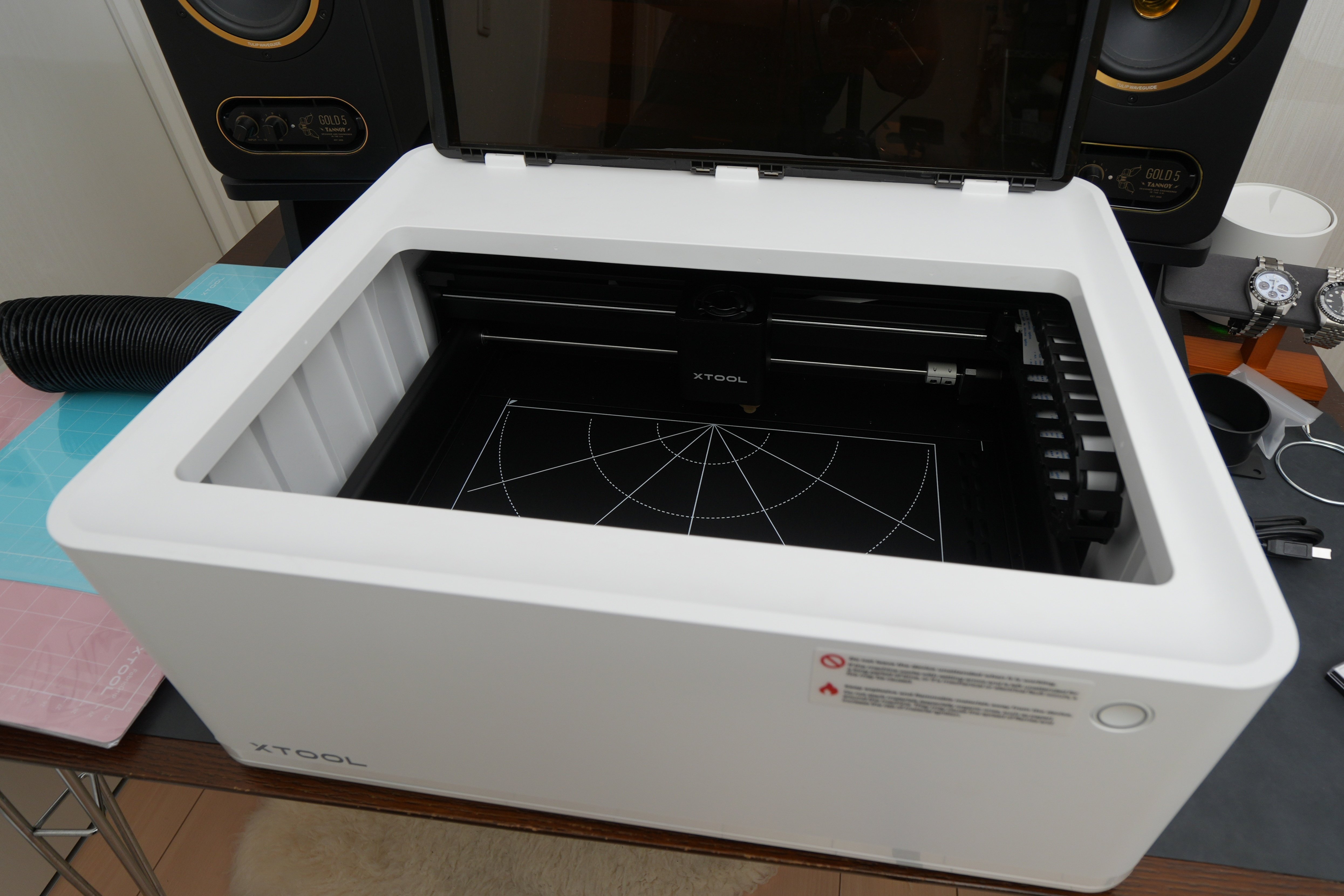 使用僅か】XTOOL M1 10W レーザー彫刻機 加工機 使用わずか