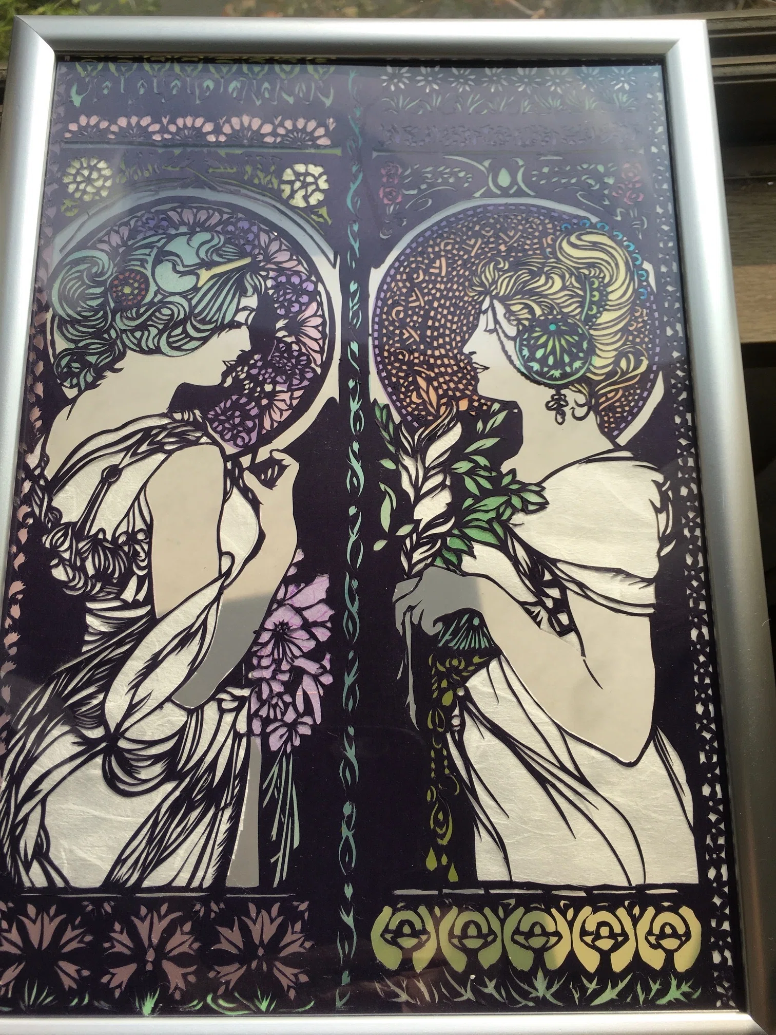 アート作品 / セロファン切り絵 カラーフィルムで彩る切り絵シルエットアート | 切り絵 – 毎月お届け