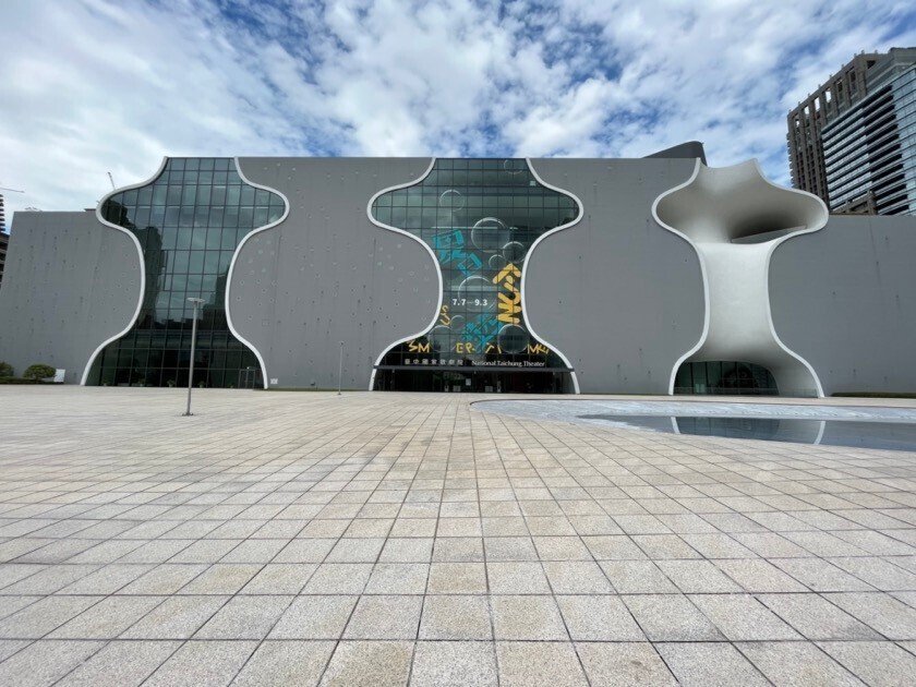 Amazon.co.jp: 洋書中世ヨーロッパの建築写真集 本 建物 教会