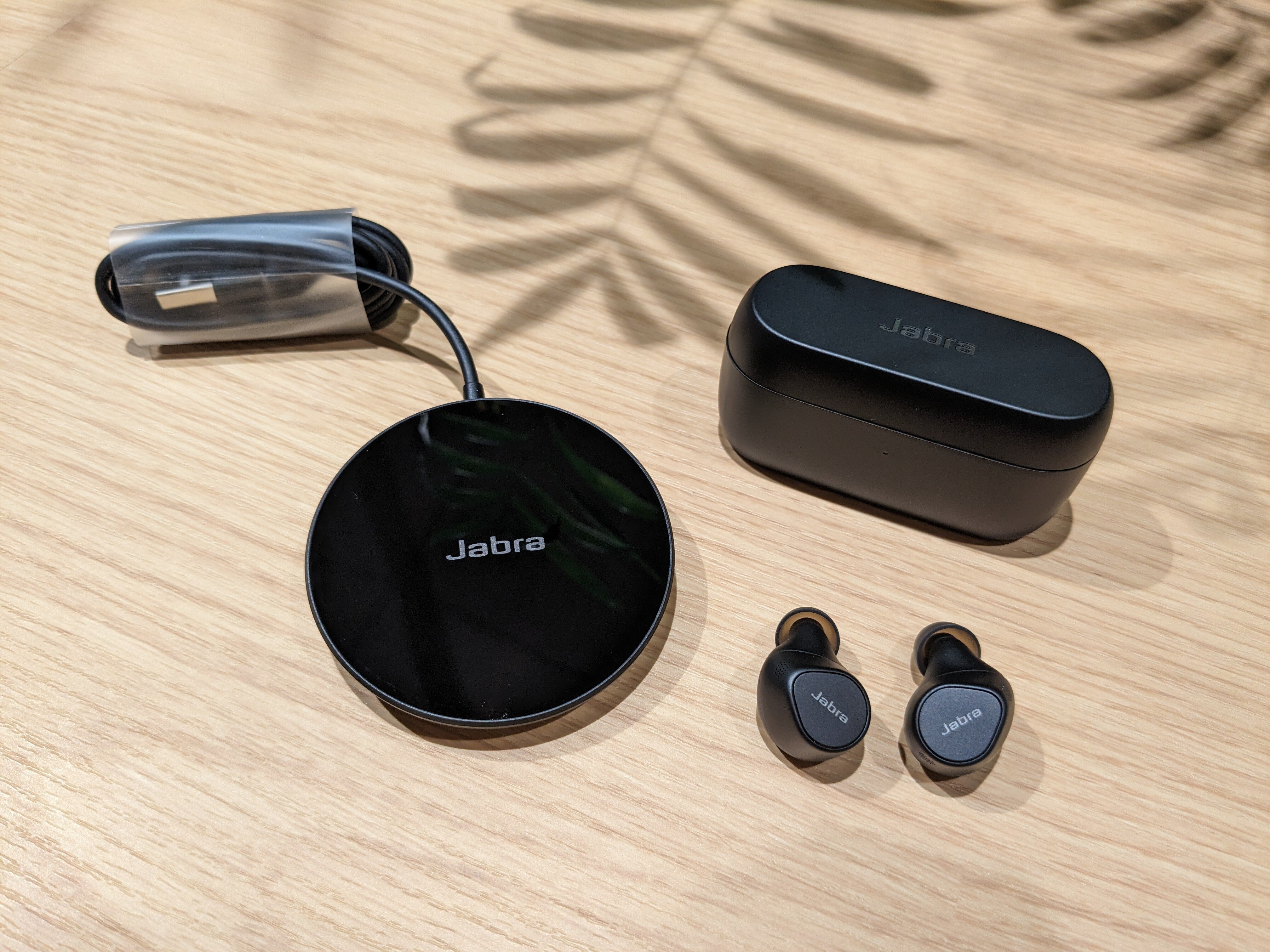 安定感抜群のワイヤレスイヤホンで会議環境向上 | Jabra 安定感抜群のワイヤレスイヤホンで会議環境向上 | Jabra