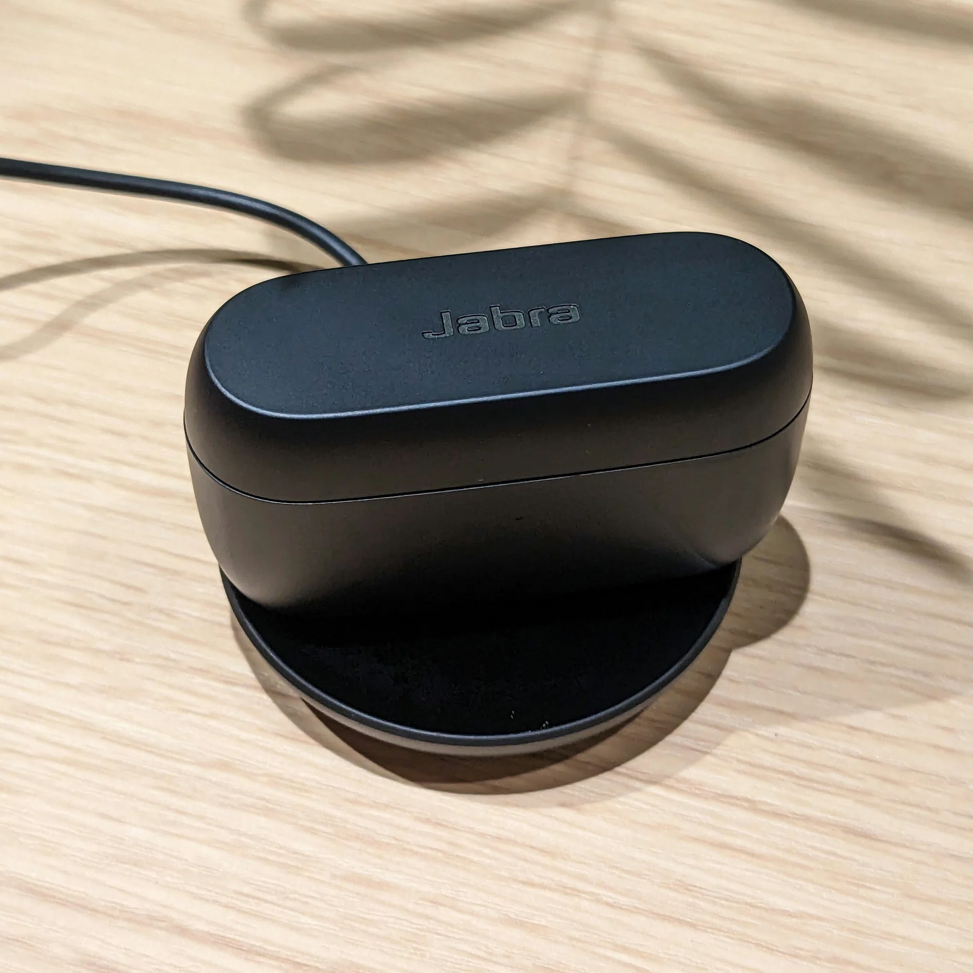 安定感抜群のワイヤレスイヤホンで会議環境向上 ｜ Jabra Evolve2 Buds 