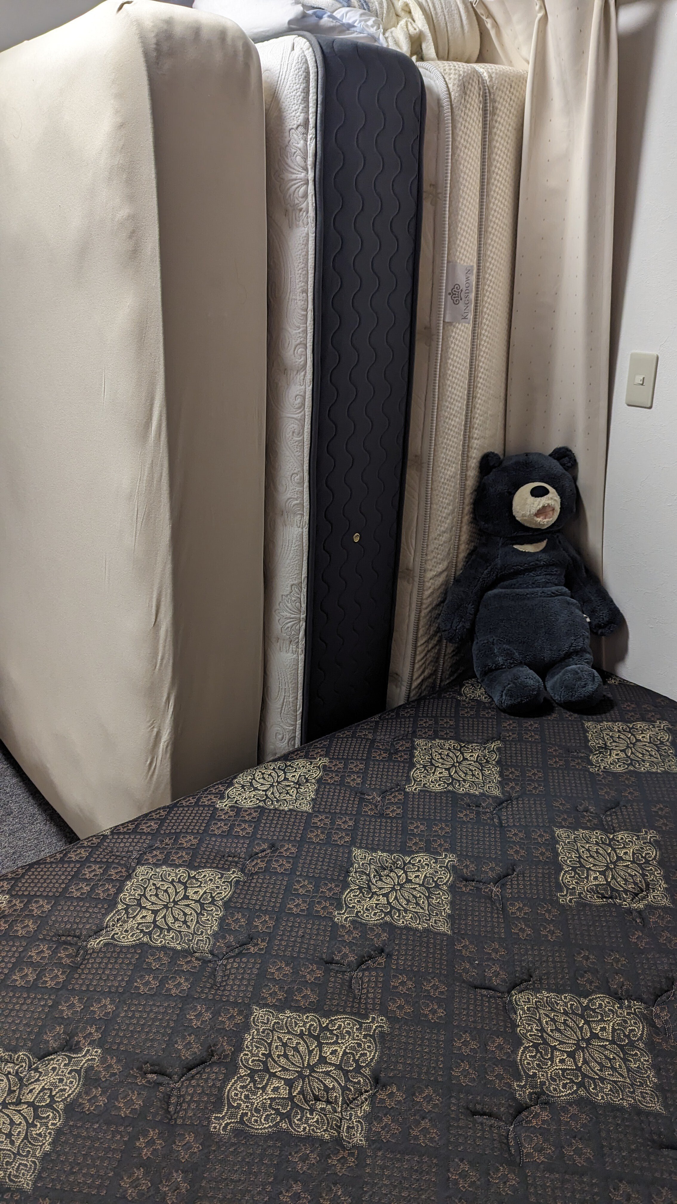 こだわりすぎてマットレス難民になった話 その②Simmons,Sealy編｜cage