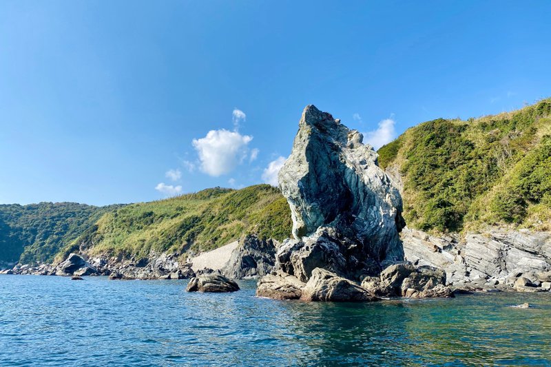 【瀬戸内海国立公園の食と自然環境の循環】ファムトリップ｜上立神岩をぐるっと360度から見れるのは漁船ならではの体験です
