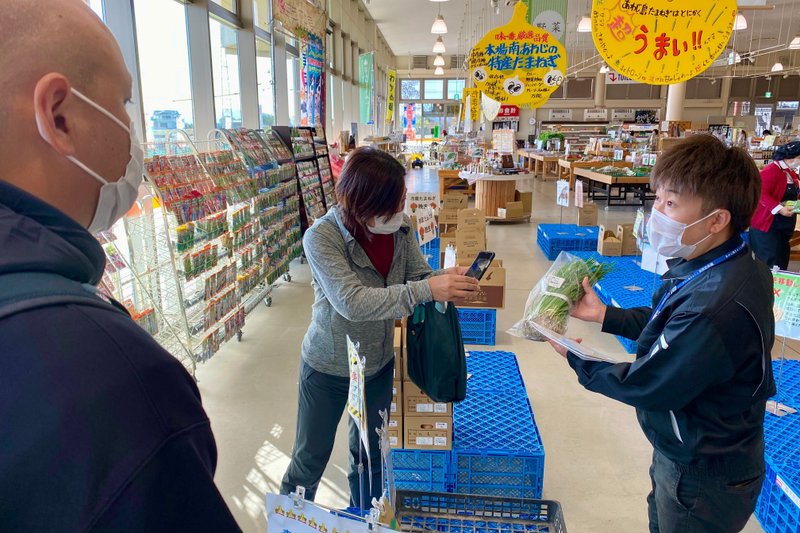 【瀬戸内海国立公園の食と自然環境の循環】ファムトリップ｜直売所で淡路島の野菜の特徴を伺います