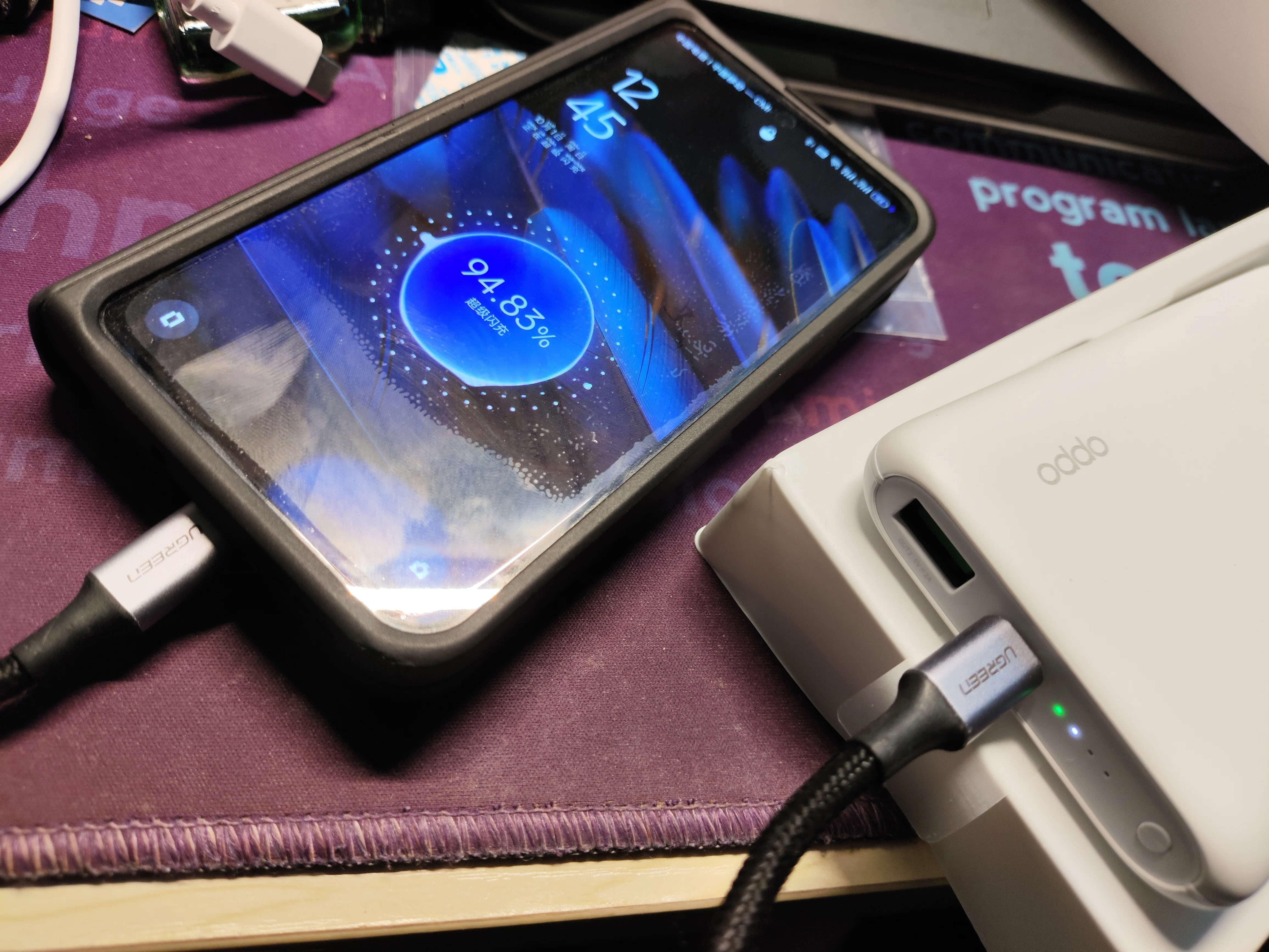 USB TypeAで8A/33W流しちゃうのは驚き。Oppoの高速充電SuperVooc