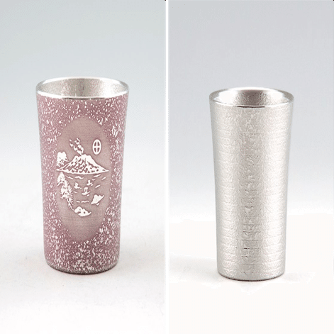 熟練の職人が心を込めてひとつひとつ手仕上げ。匠の技が光る伝統工芸品