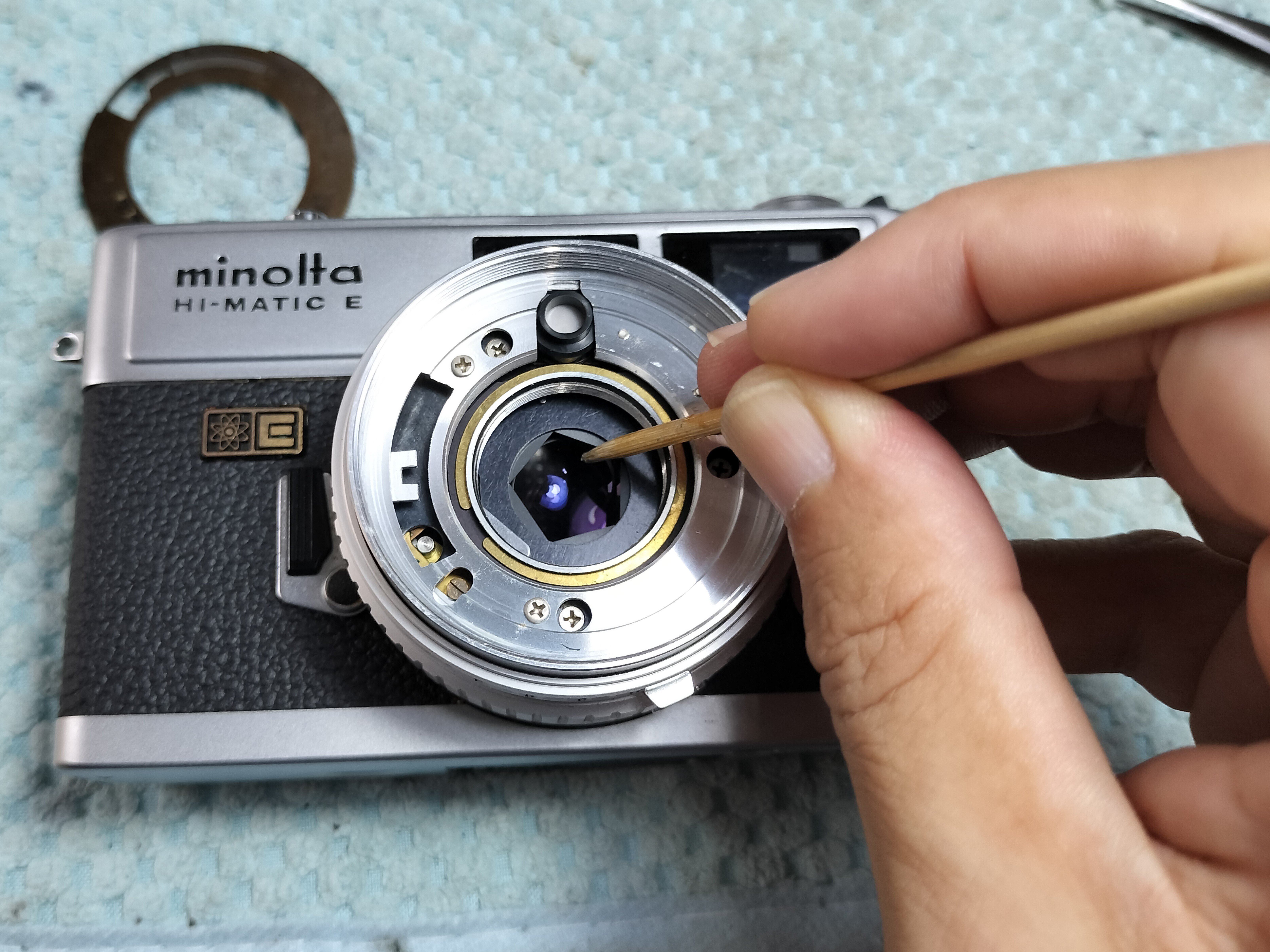 Minolta Hi-Matic Eの分解｜フィルムカメラ修理のアクアカメラ