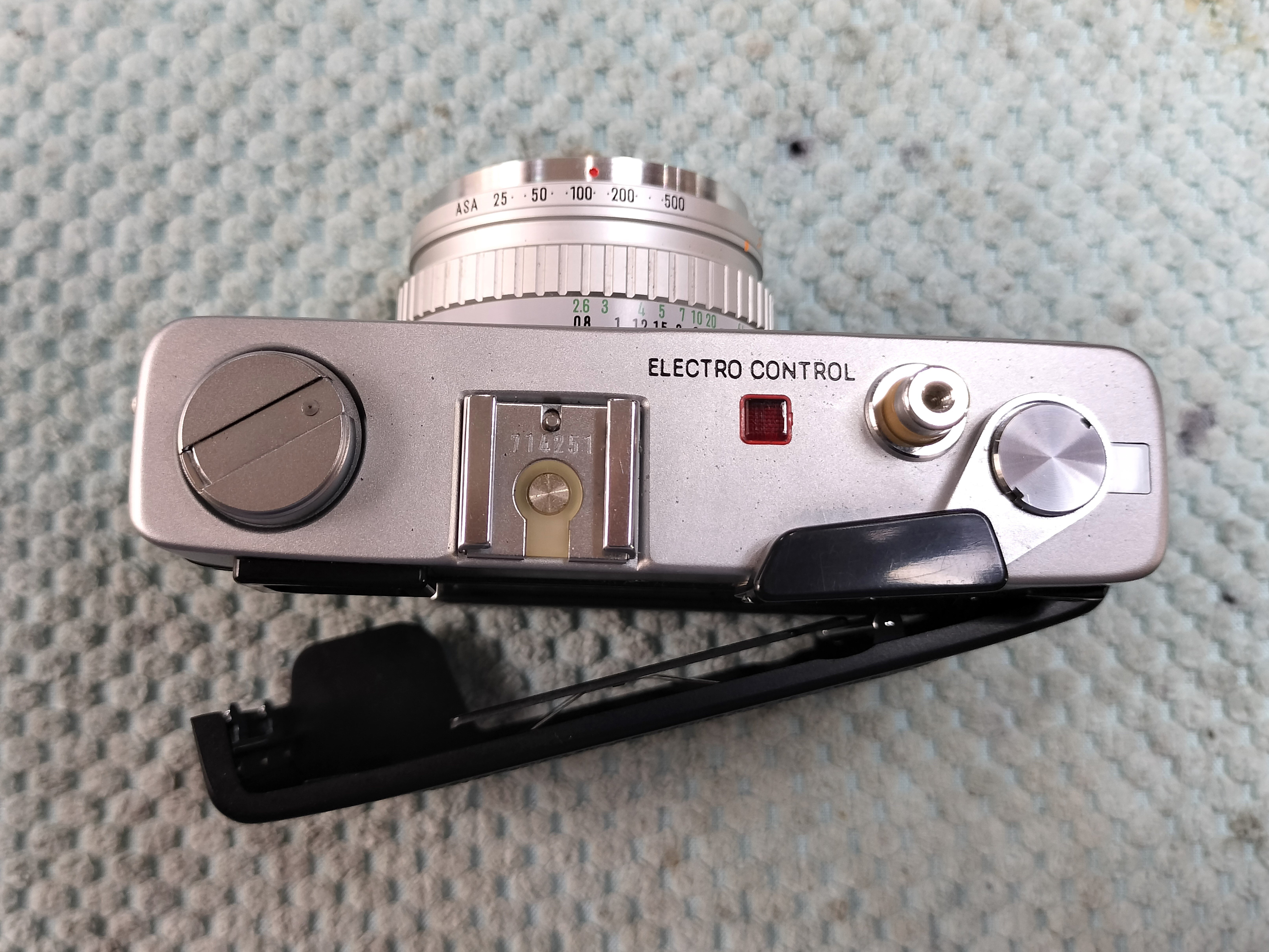 試写確認・分解清掃済み☆ minolta HI-MATIC E 初期動作保証 - フィルムカメラ