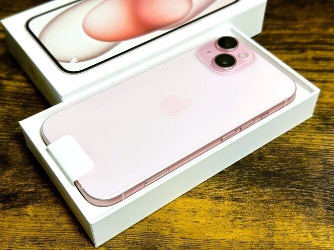 J*P様 Apple iPhone 15 ピンク 本体 Amazon.com: Apple iPhone 15, 256GB, Pink - Unlocked (Renewed