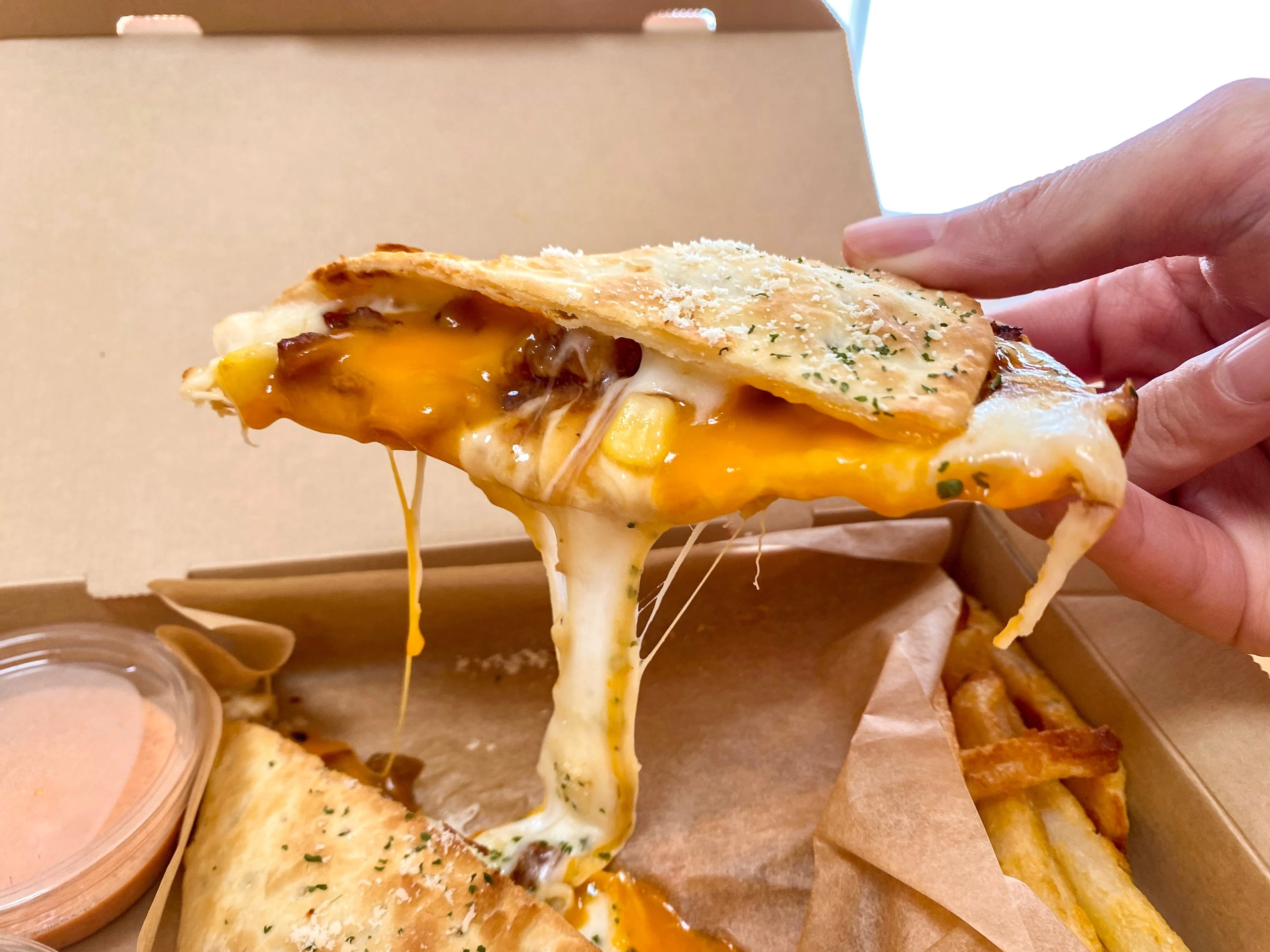 月見食べるならコレで決まり！ピザハットの月見ハットメルツ｜井上