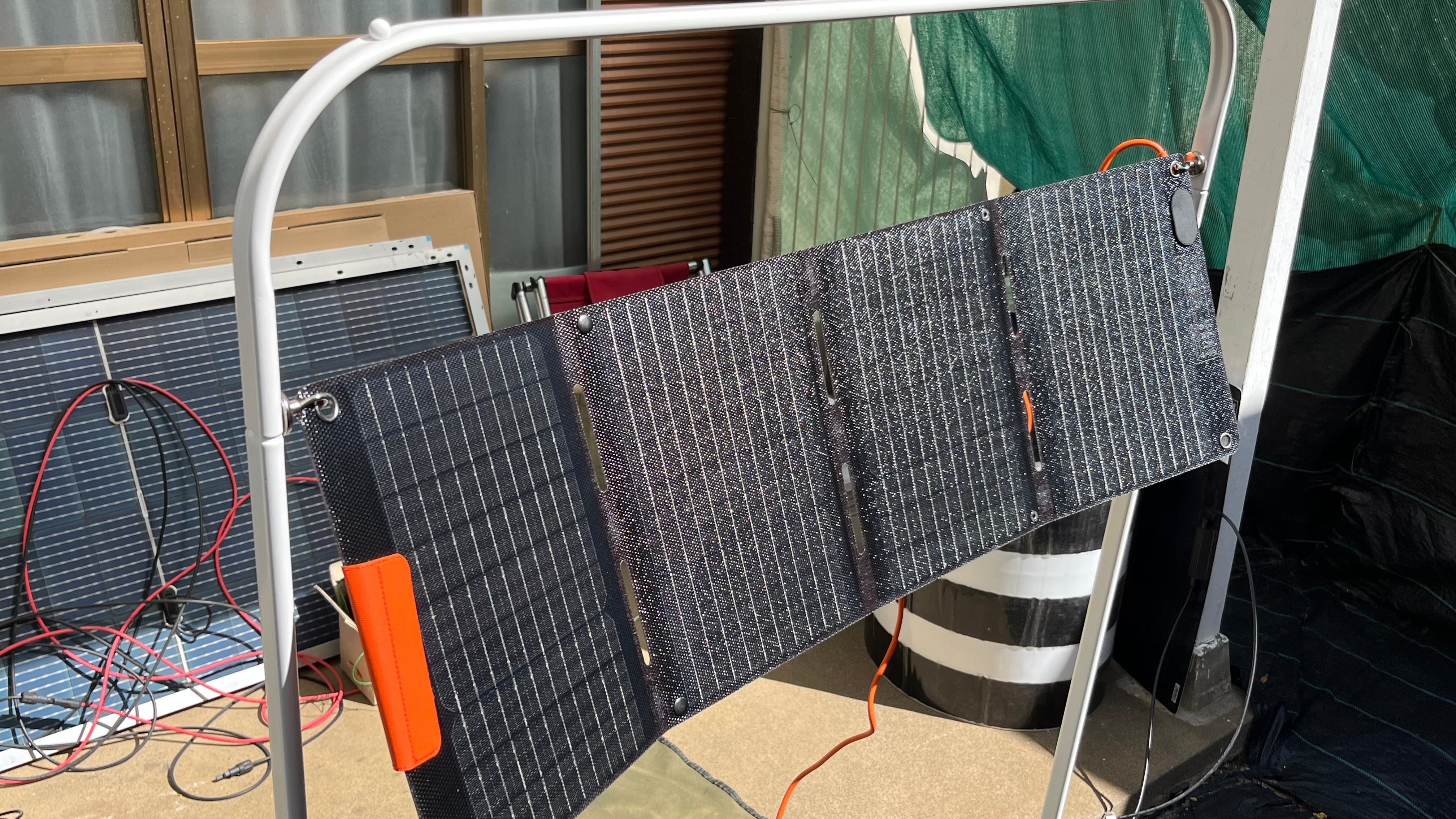 Jackery Solar Generator 300 Plus 40Wミニ ポータブル電源 Jackery Solar Generator 300 Plus 40Wミニ ポータブル電源
