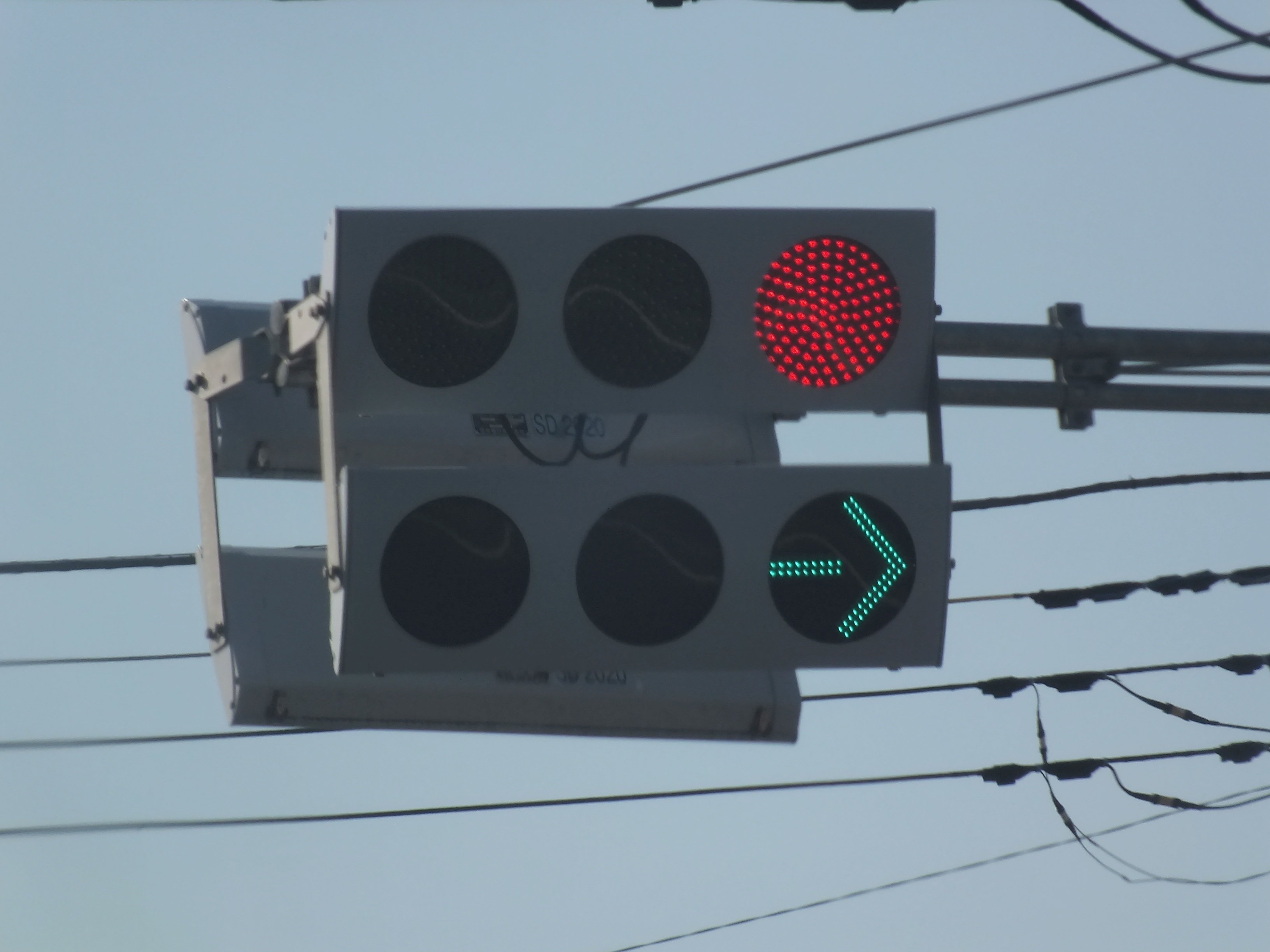 東松山-272】信号電材低コスト250㎜親子灯器 in 東松山市新郷｜光山祐