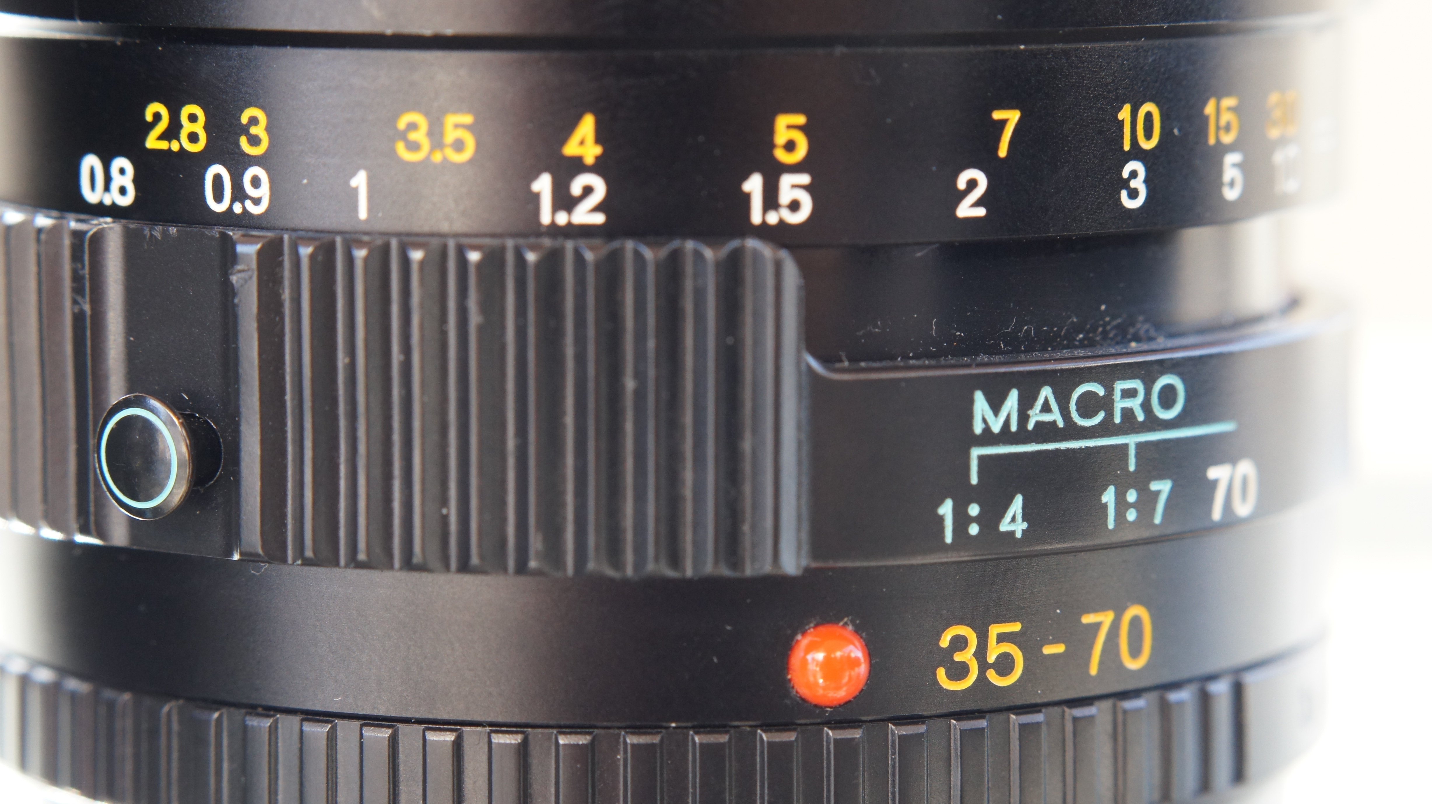 ライカとミノルタの結晶？MINOLTA MD ZOOM 35-70mm f3.5について