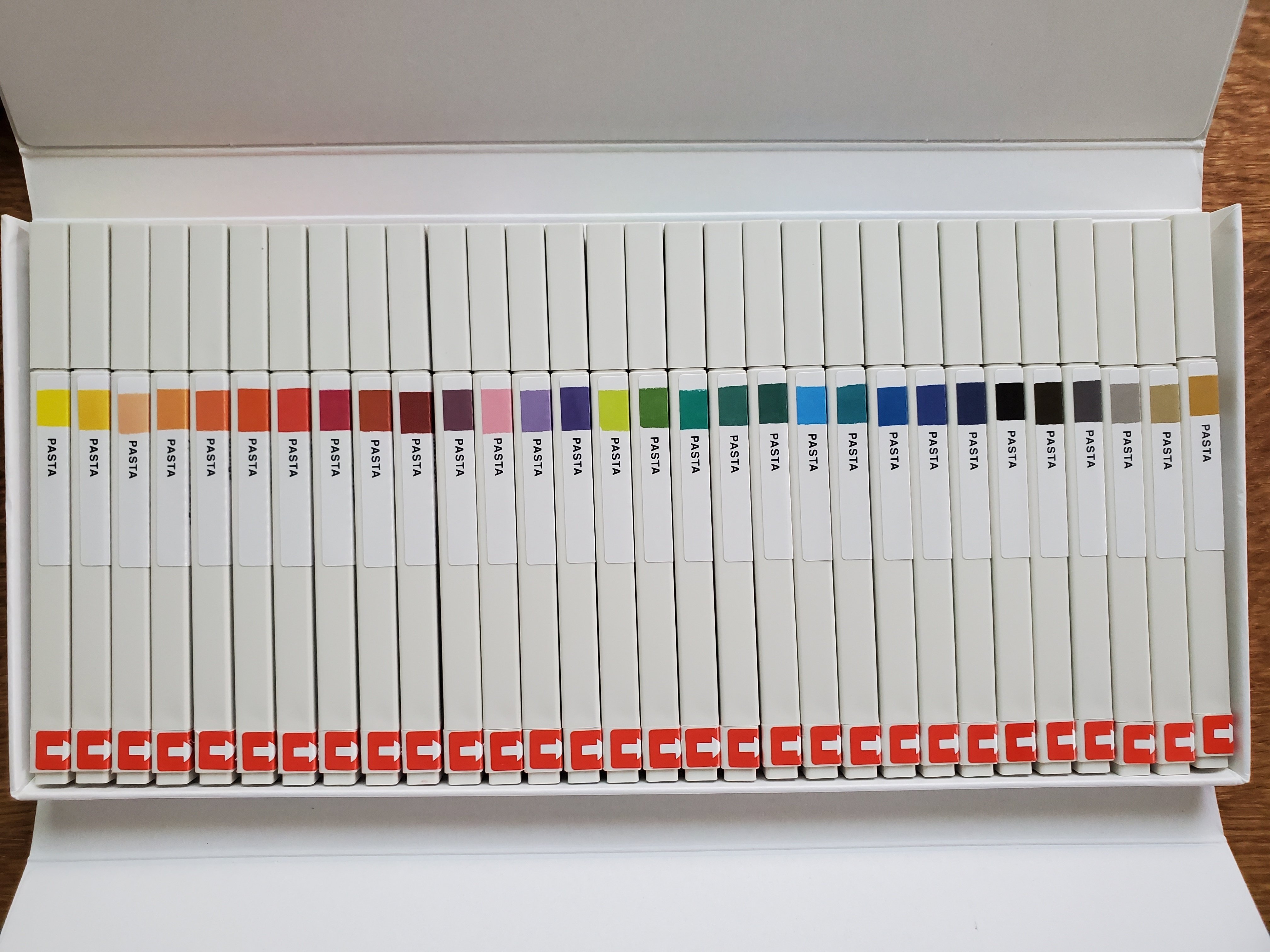 コクヨ PASTA 30色セット 画期的なクレヨン30色を大人買い｜