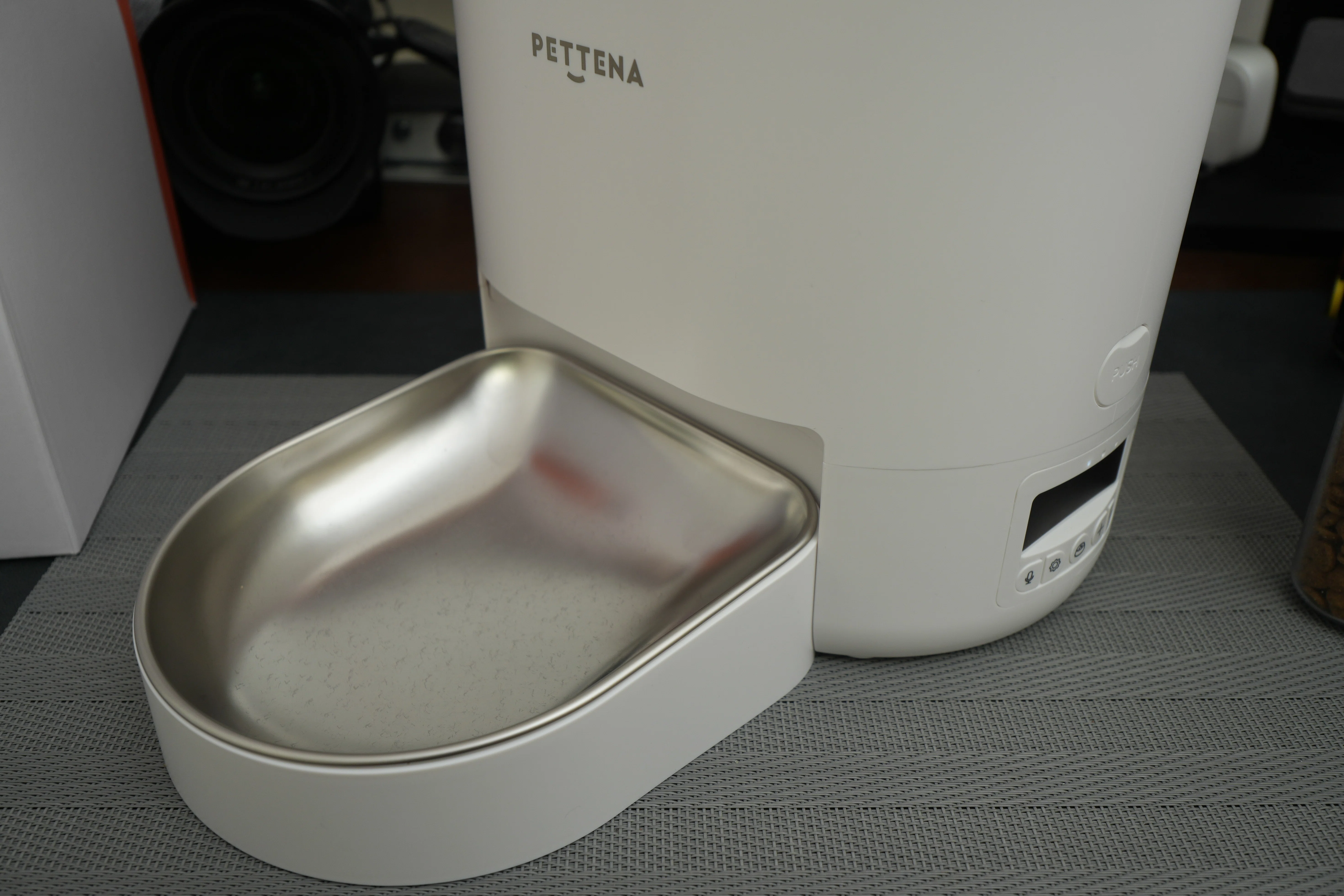 レビュー品】PETTENA 自動給餌器｜物欲名古屋人／サラリーマンYoutuber