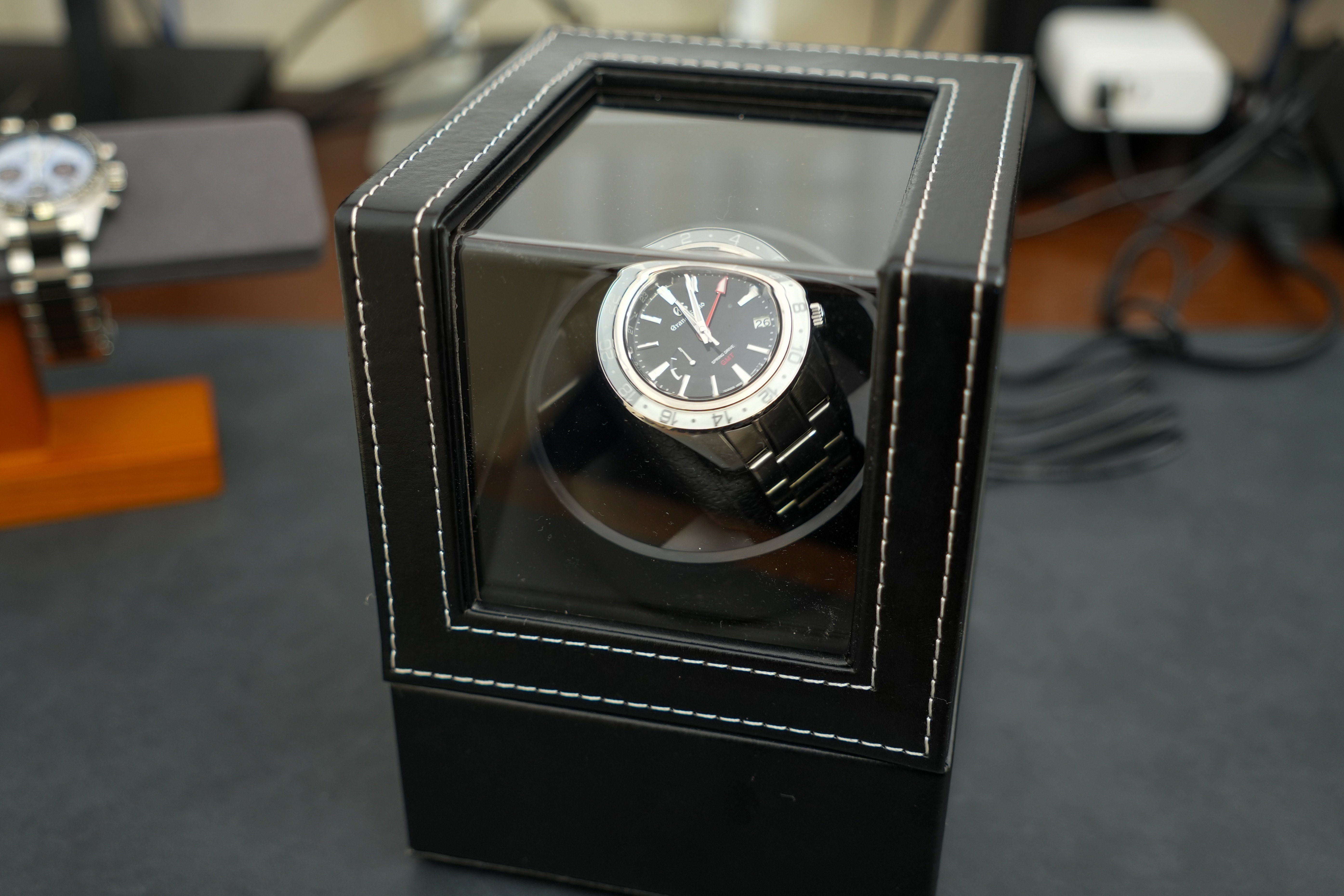 ワインディングマシーン 腕時計 ウォッチワインダー LUKDOF Amazon.co.jp: LUKDOF新型ワインディングマシーン 腕時計自動巻き器