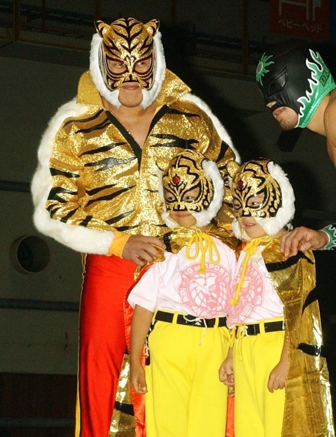 タイガーマスク「あの時マスクを貸してくださった方ありがとう  