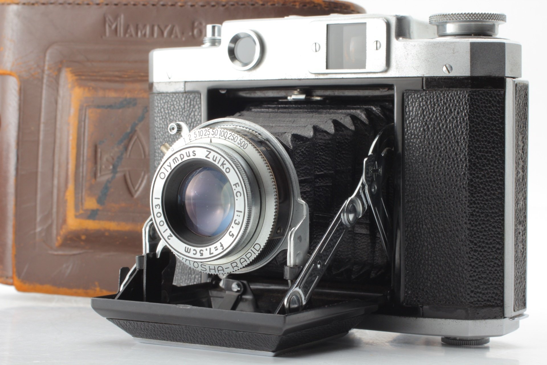 マミヤ6の分解｜フィルムカメラ修理のアクアカメラ