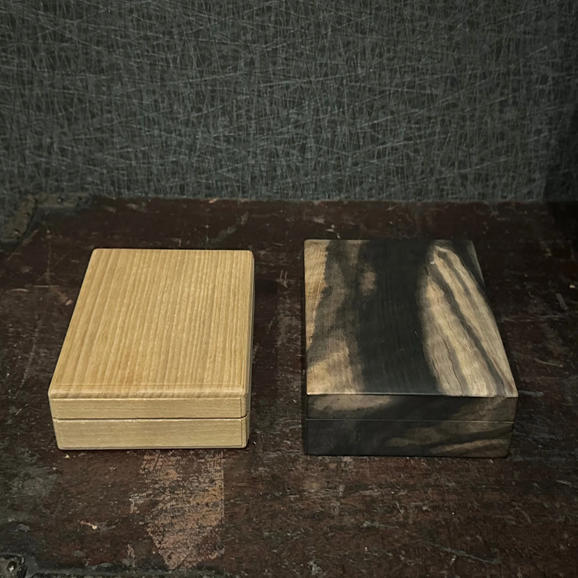 黒柿の鐔箱に入った鐔｜刀箱師の日本刀ブログ 中村圭佑