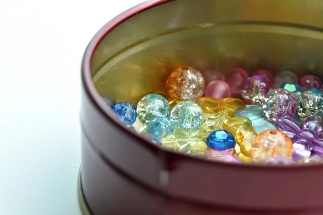 あの頃、お菓子の缶には何が入っていましたか？｜たいようのはこ